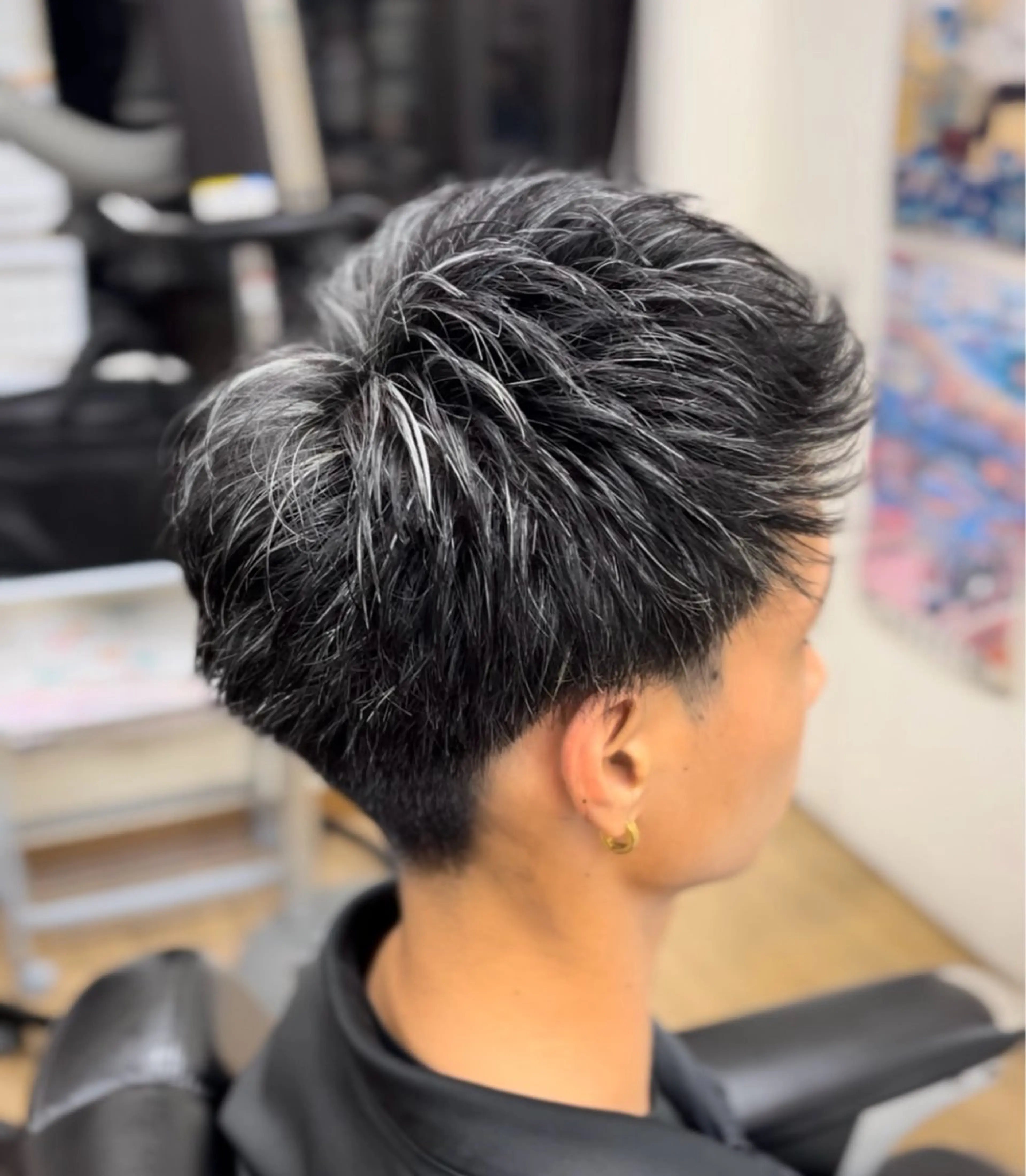 カラー RIKI SHIMOJIのヘアスタイル