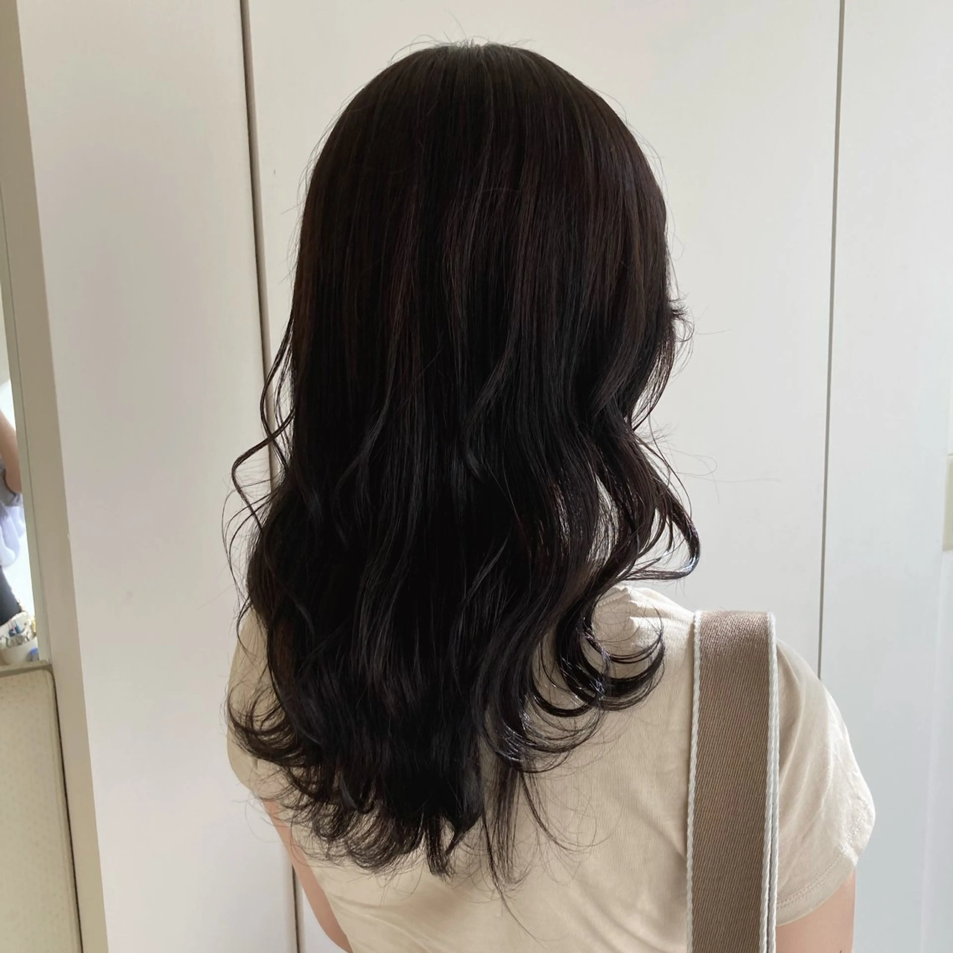 セミロング カラー 黒髪 ブルーカラー ブルーブラック ダークグレー ダークグレージュ ParveMix￤ 出石 菜々🥂のヘアスタイル
