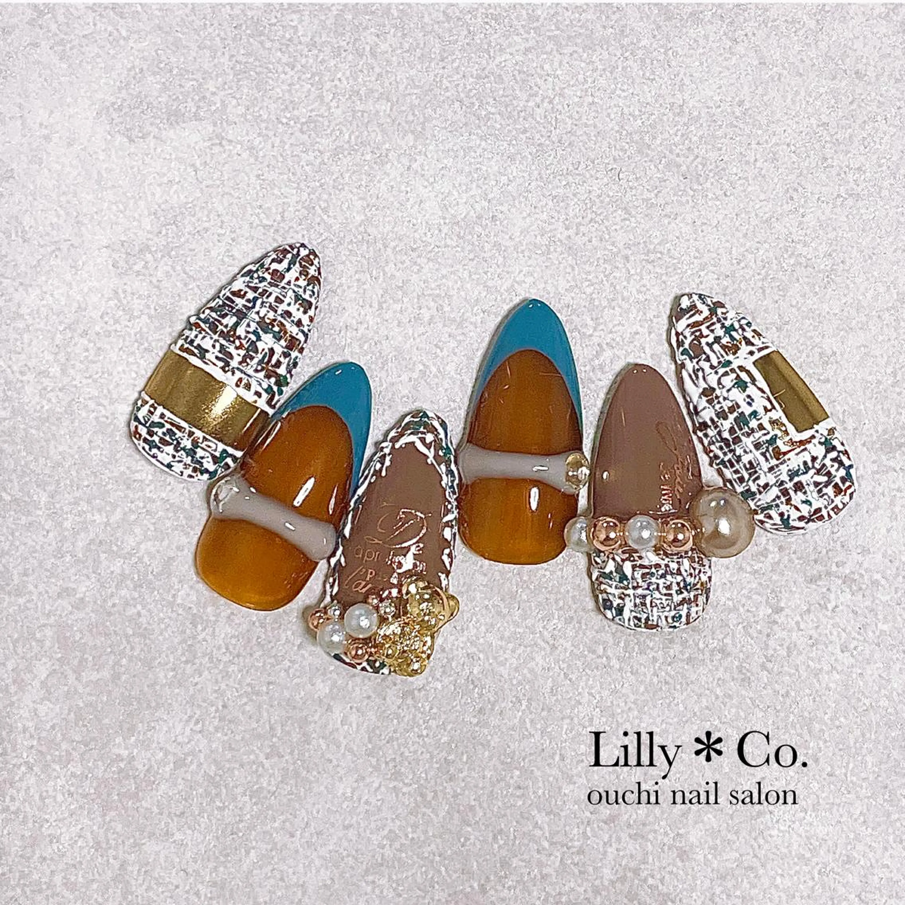 ネイル ツイードネイル 冬ネイル クリスマス ハンドネイル ハンドケア Lilly Co.のネイルデザイン