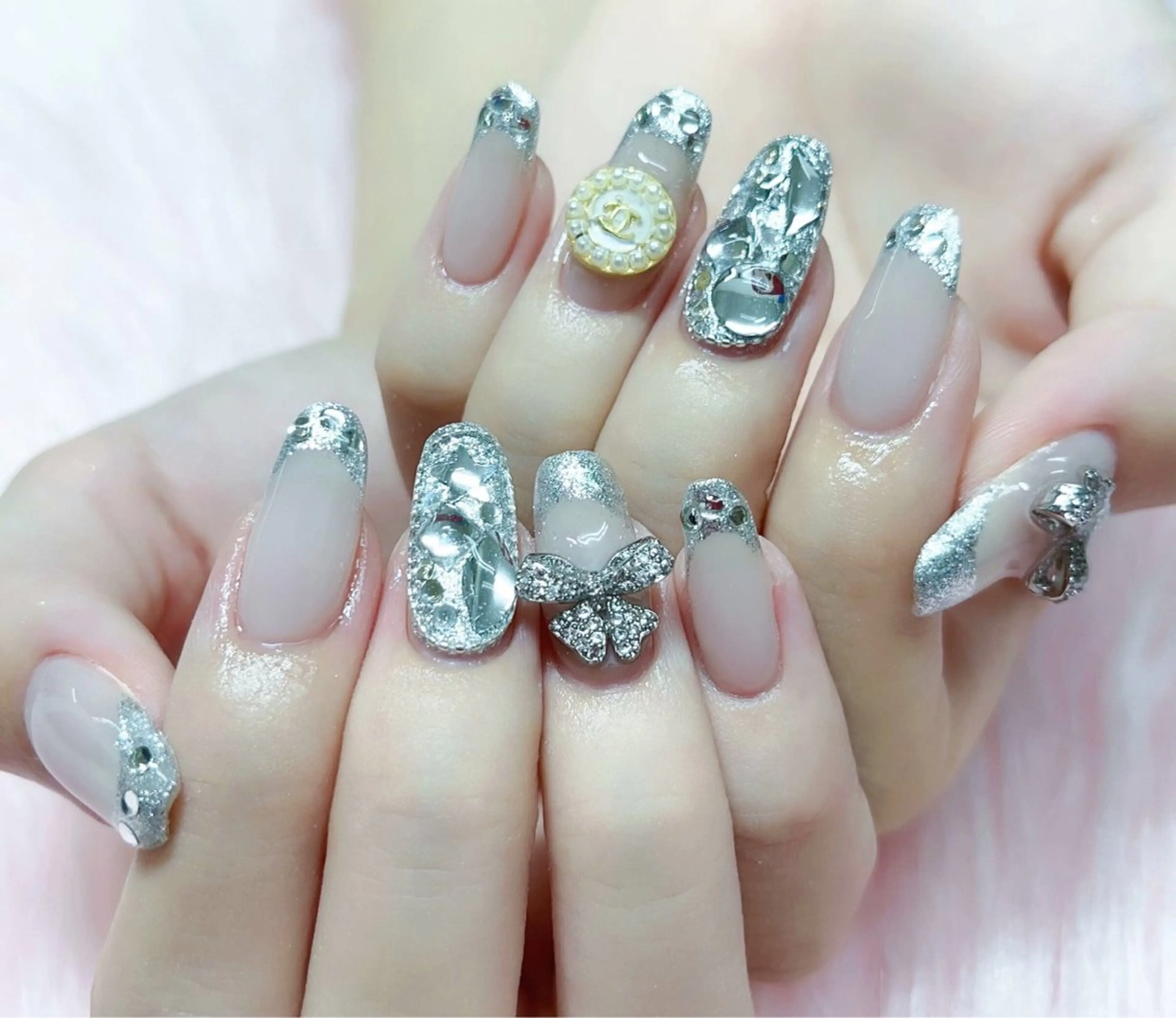 ネイル ハンドネイル MoonNail ユリ🌸のネイルデザイン