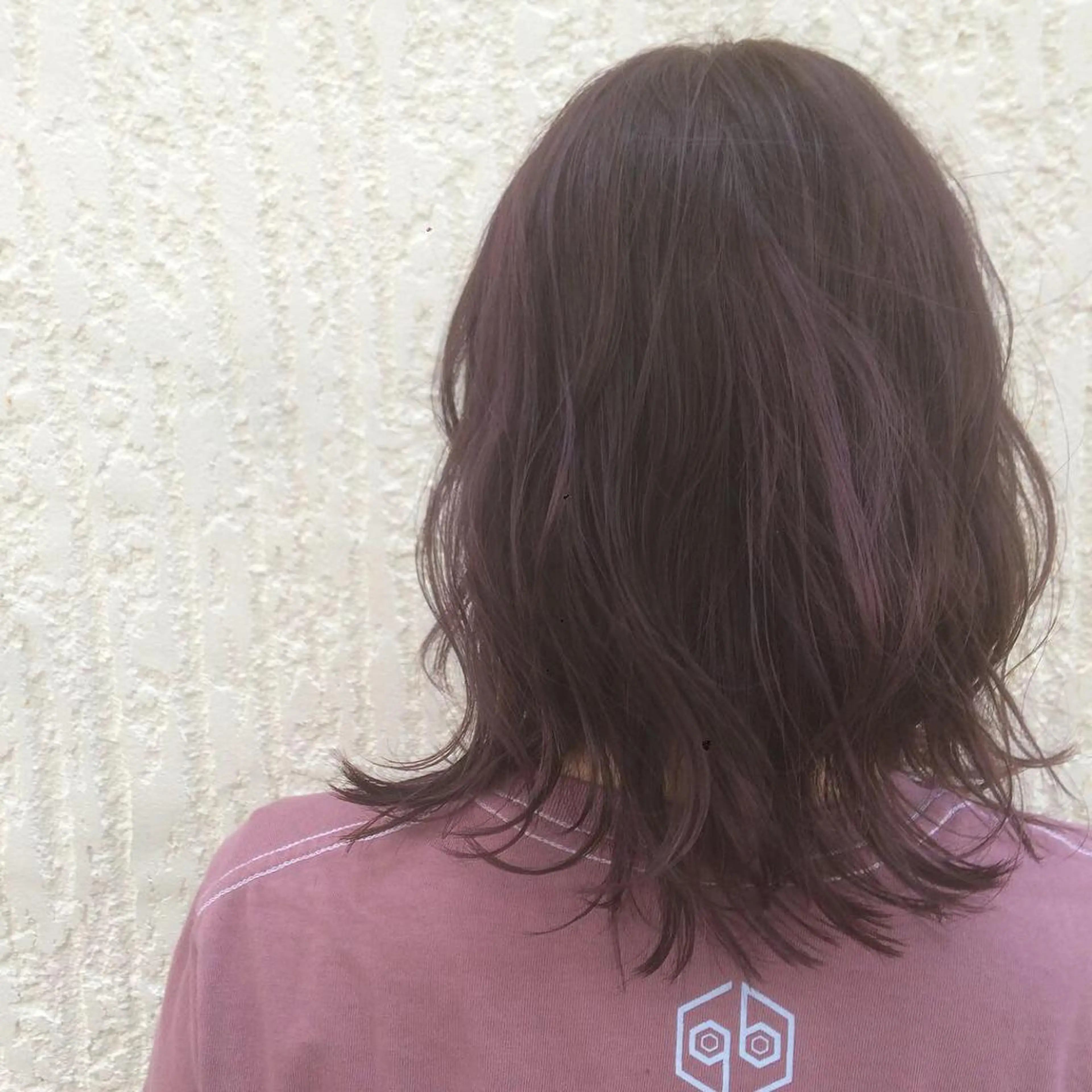 ミディアム カラー 透明感カラー ハイライトカラー パープルカラー ハイライト カット ヘアカラー ウルフ/レイヤー/ ベージュ/山宮 大樹のヘアスタイル