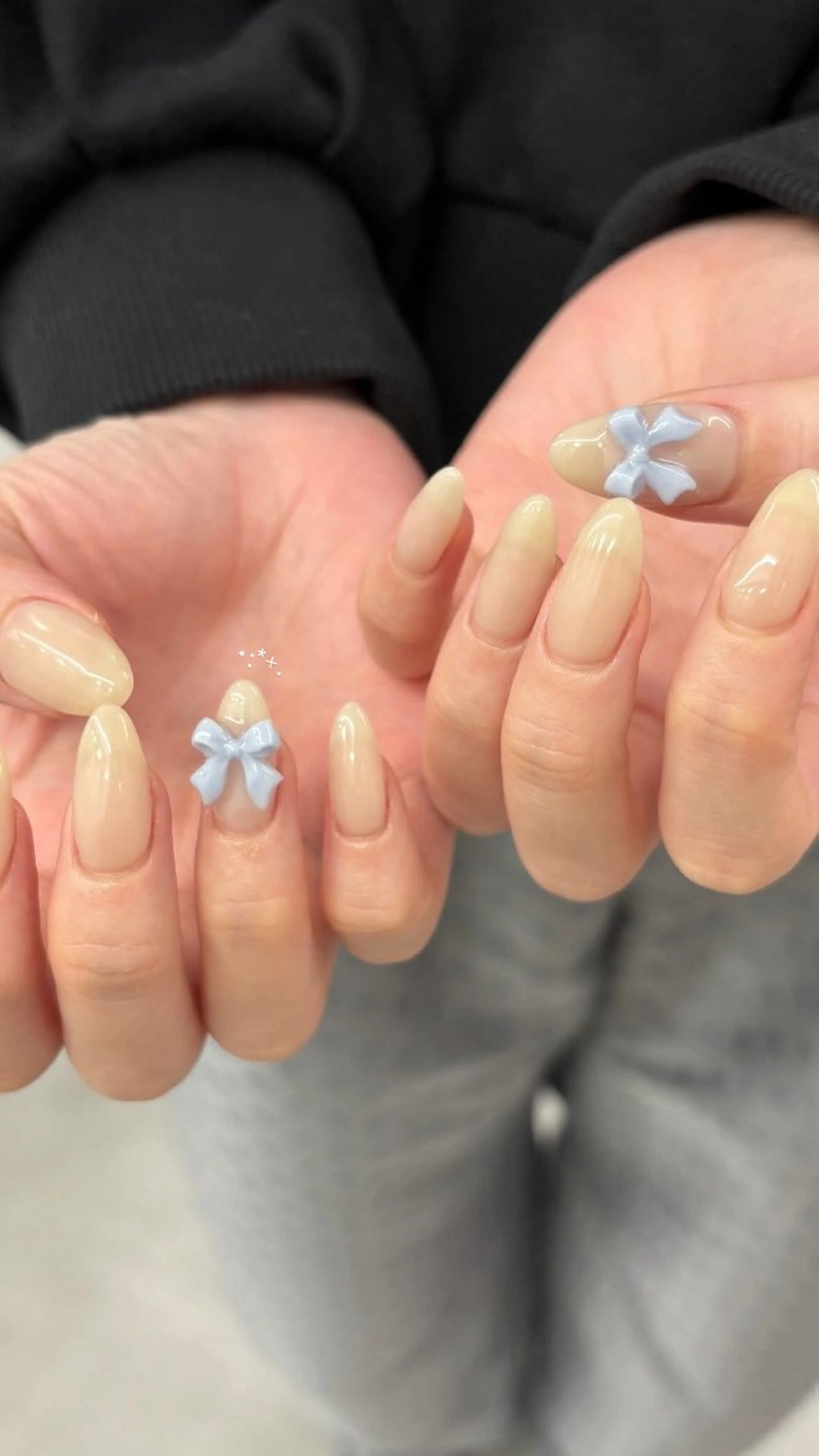 ネイル ドット フレンチネイル ガーリー ワンカラーネイル リボン ハンドネイル emmi nailのネイルデザイン