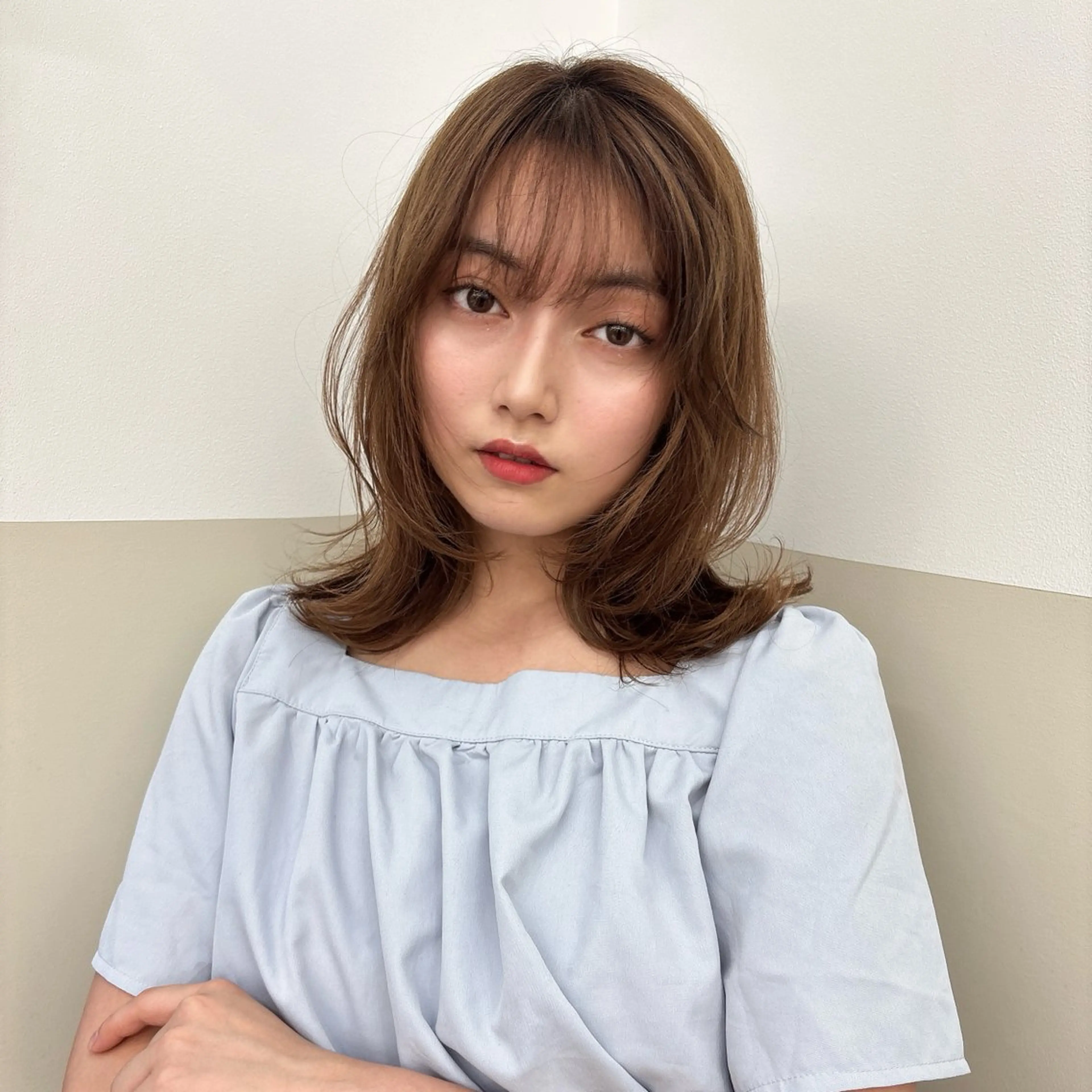 ミディアム ミディアムレイヤー レイヤーカット 外ハネヘア カット Bonheur銀座店所属・髙落 香帆のヘアスタイル