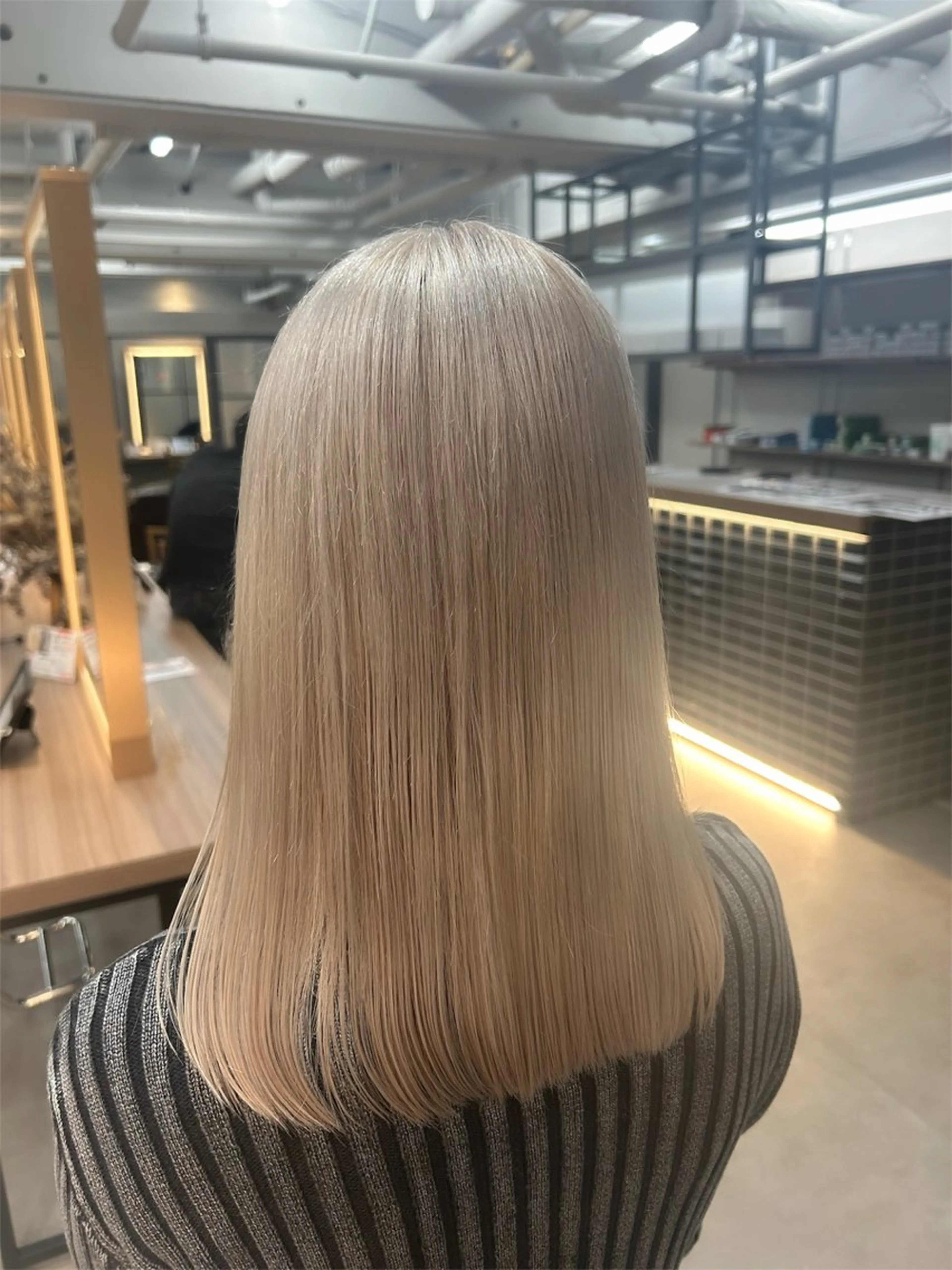 ミディアム カラー ブリーチ グレージュ 髪質改善 カット ヘアカラー ハイトーン透明感/レ イヤー/ririkaのヘアスタイル