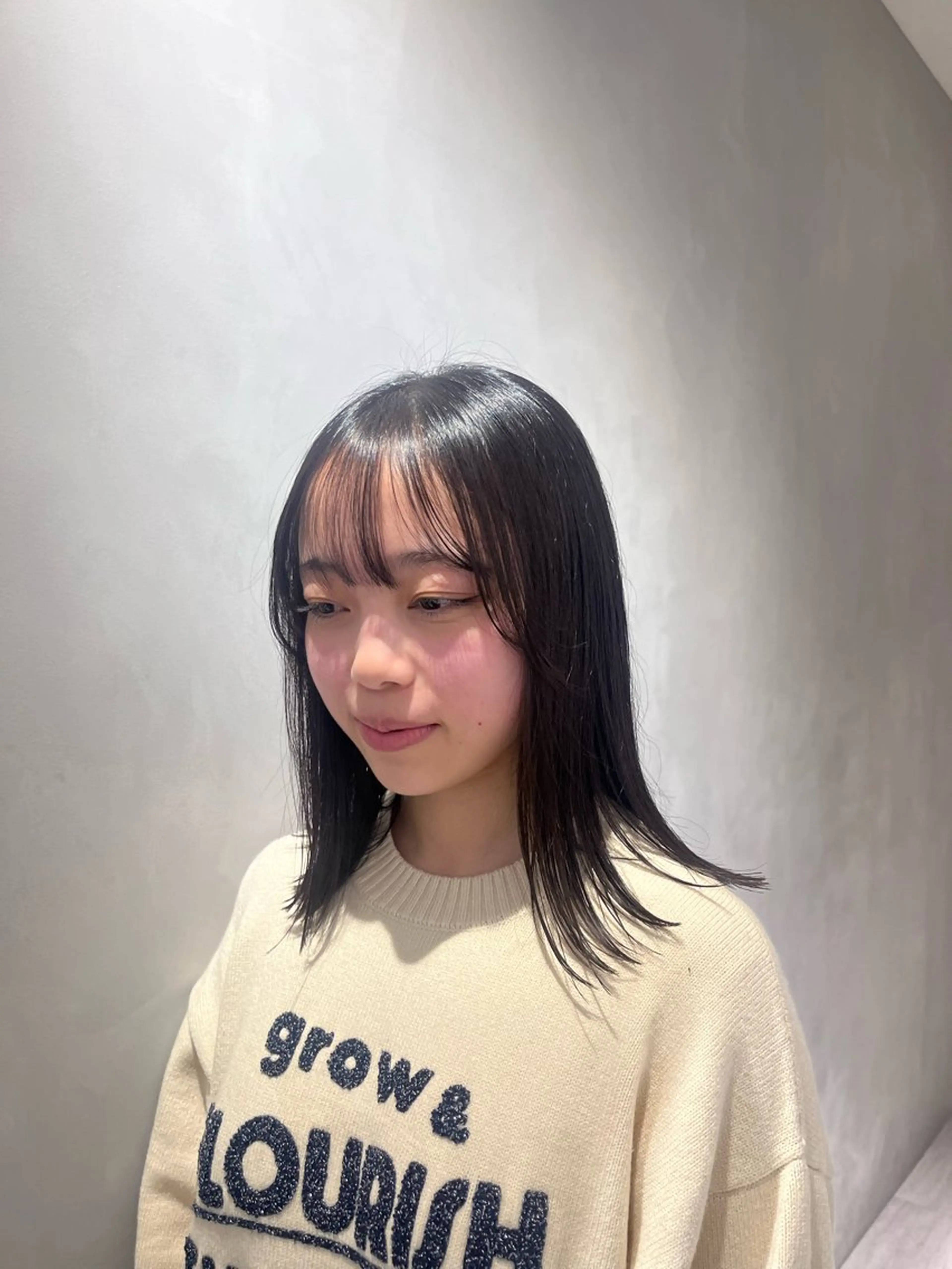 ミディアム カット -みつま はるな-のヘアスタイル