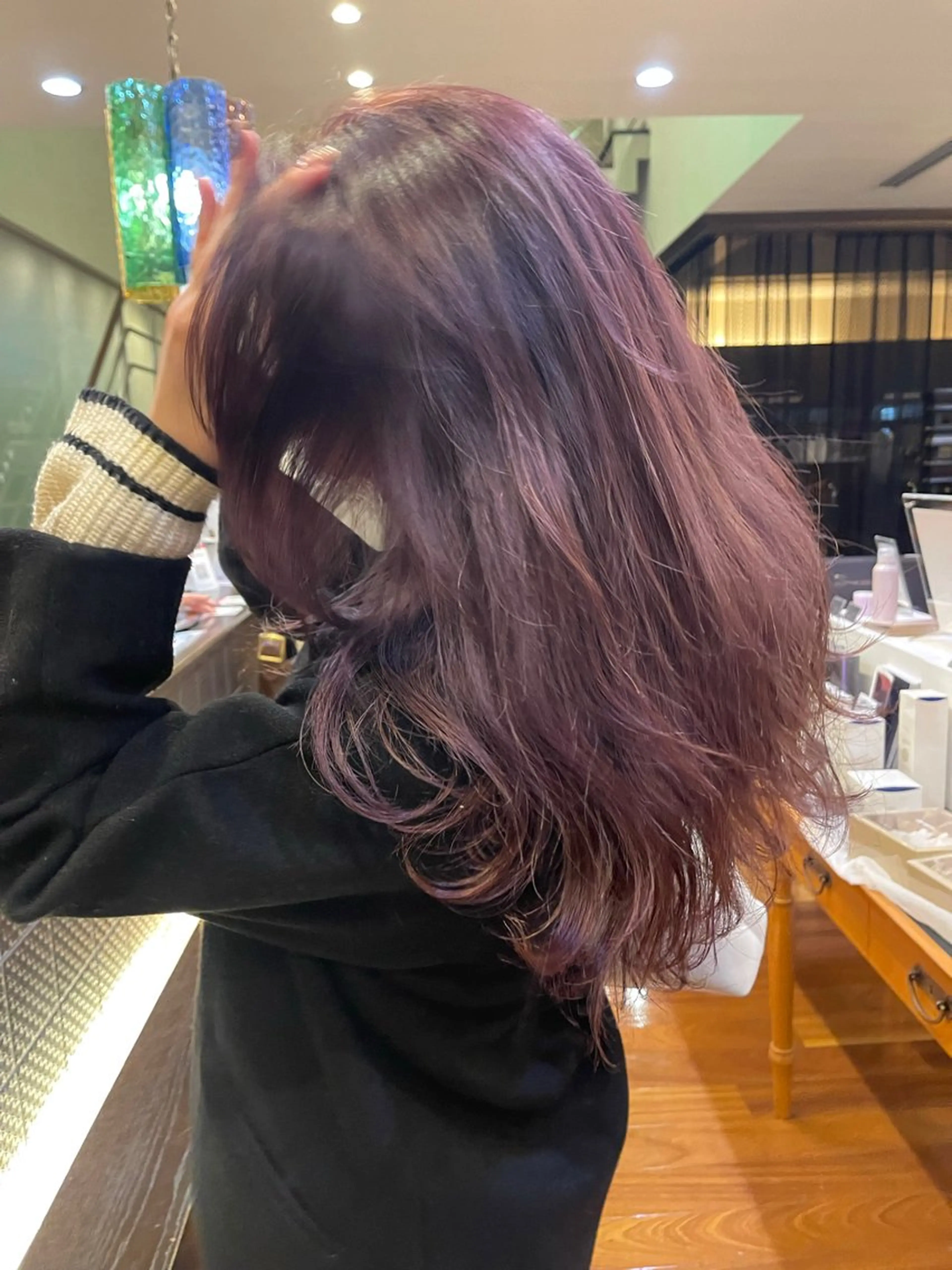 ロング カラー ブリーチ パープルカラー ロング トリートメント 🧡髪質改善💛 🌸SAKURA🌸のヘアスタイル