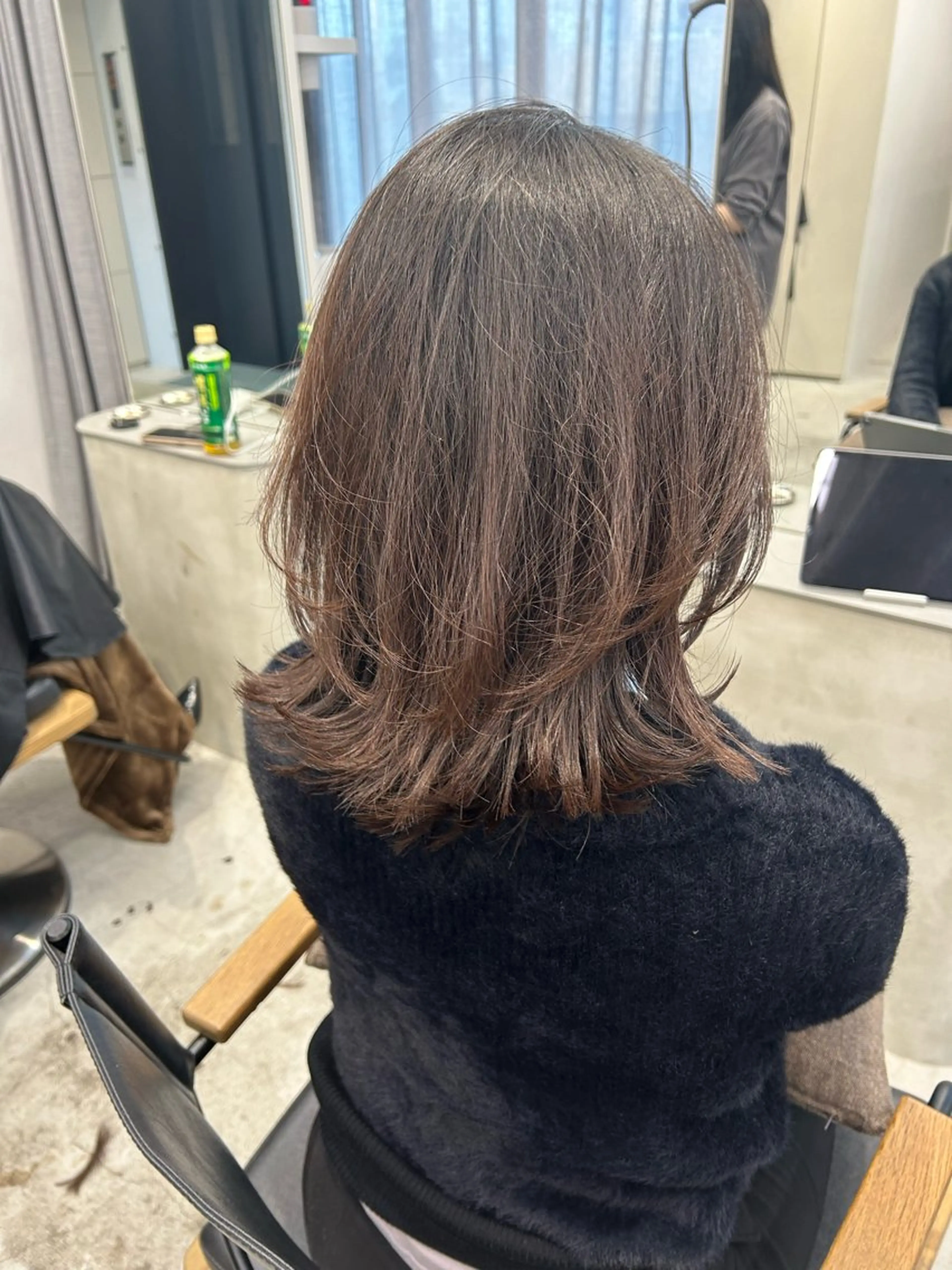 セミロング レイヤーカット 京谷 宥のヘアスタイル