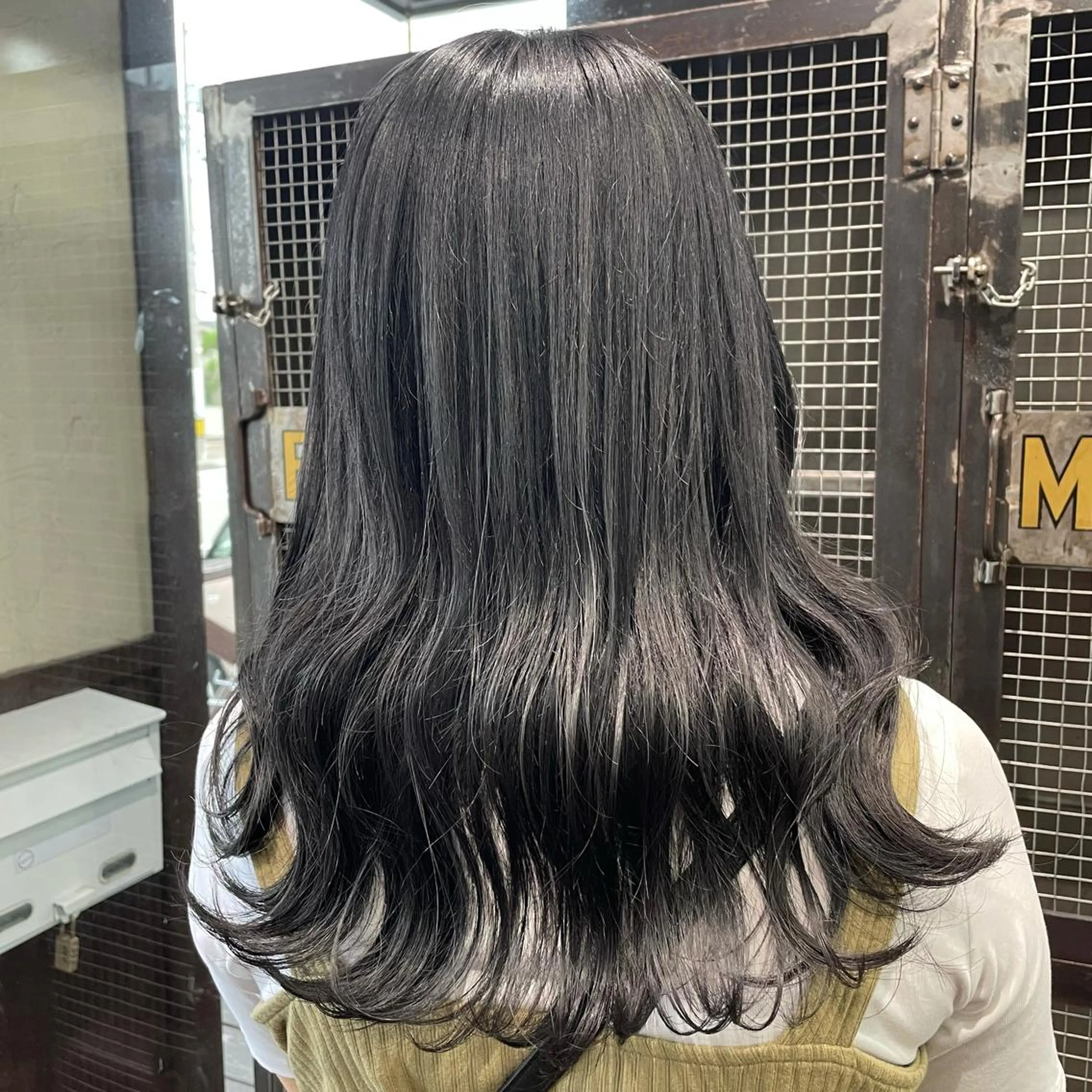 ロング カラー ダークグレー 山本 琴乃🦭のヘアスタイル