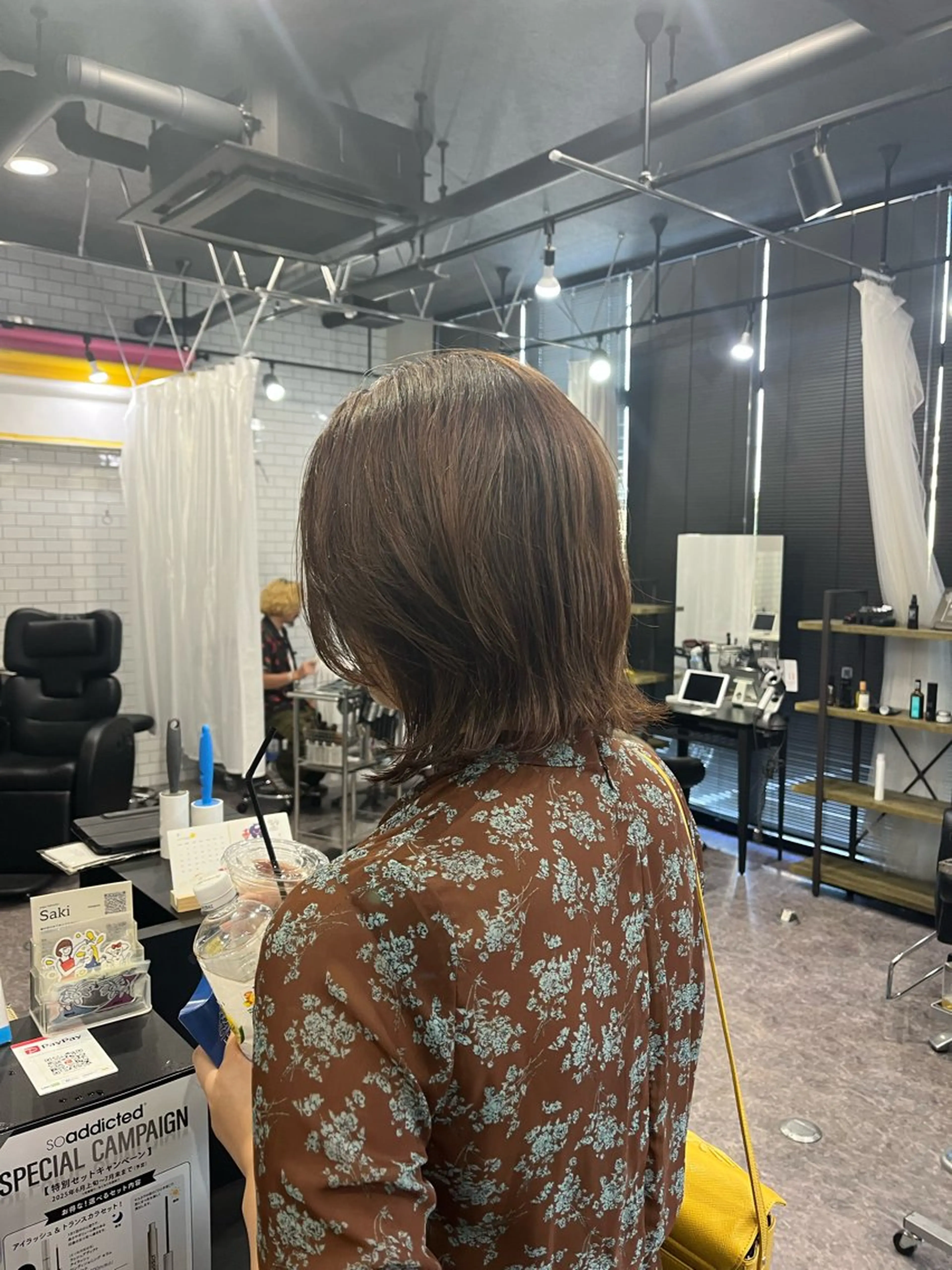 ミディアム カラー 友滝 真菜美のヘアスタイル