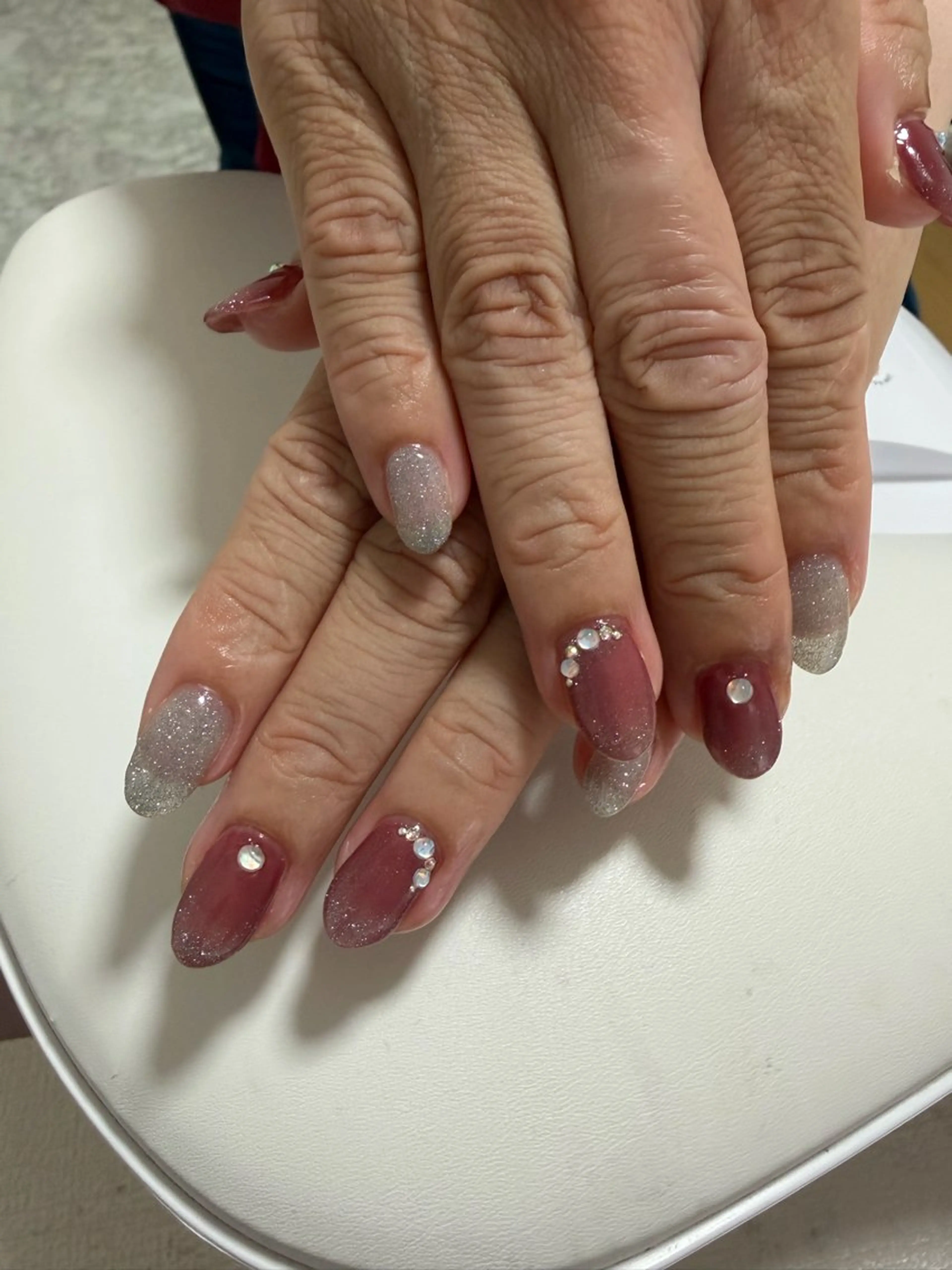 ネイル 赤色 シルバー Tane💅 Eriのネイルデザイン