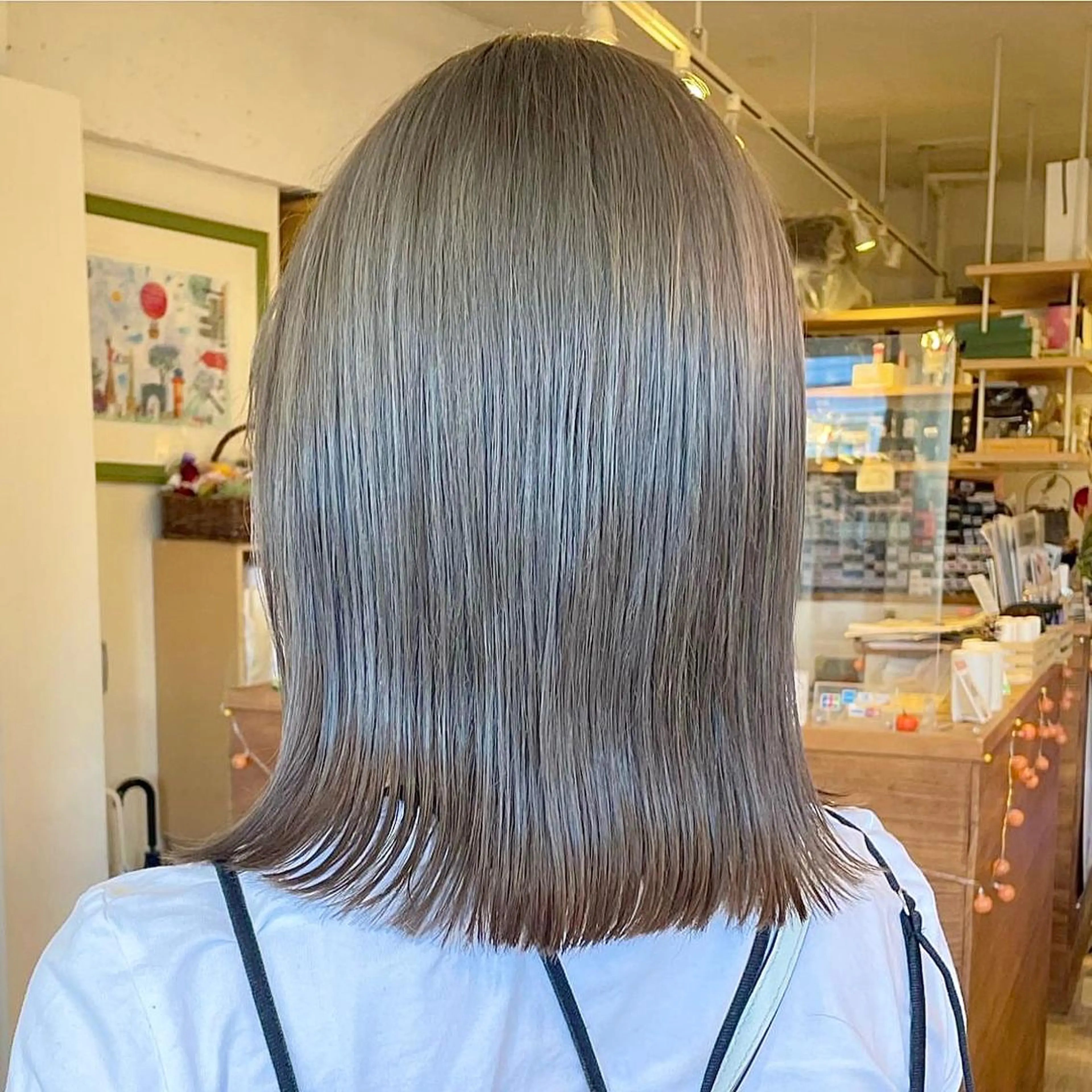 ミディアム カラー ヘアアレンジ 切りっぱなしボブ ミディアムパーマ ベージュカラー ブリーチ ケアブリーチ カット ヘアカラー 𝙎𝙚𝙞𝙧𝙖 ☆カット/パーマのヘアスタイル