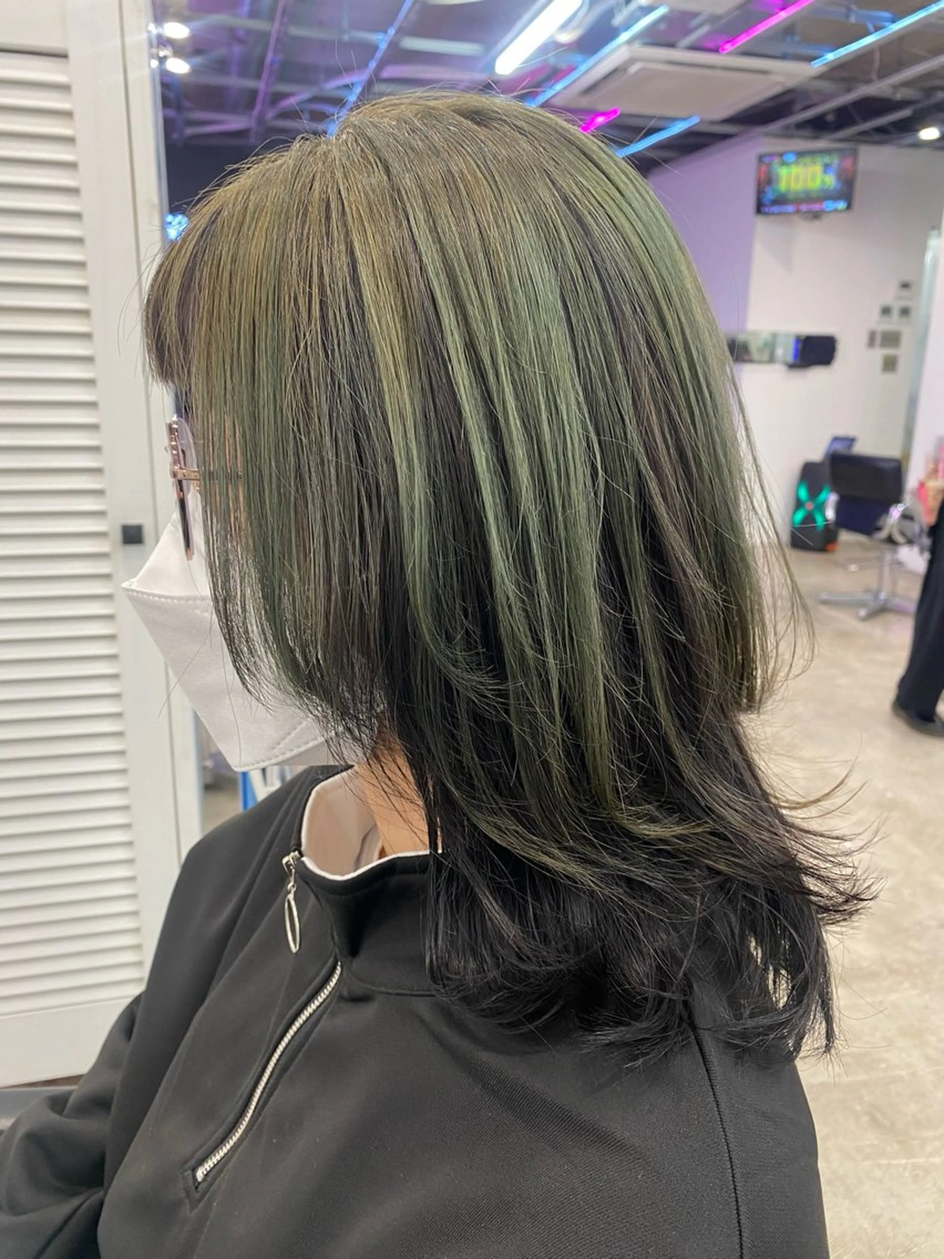 ミディアム ウルフカット カット ヘアカラー トリートメント 【ウルフ/レイヤー/ 白髪ぼかし】タツヤのヘアスタイル