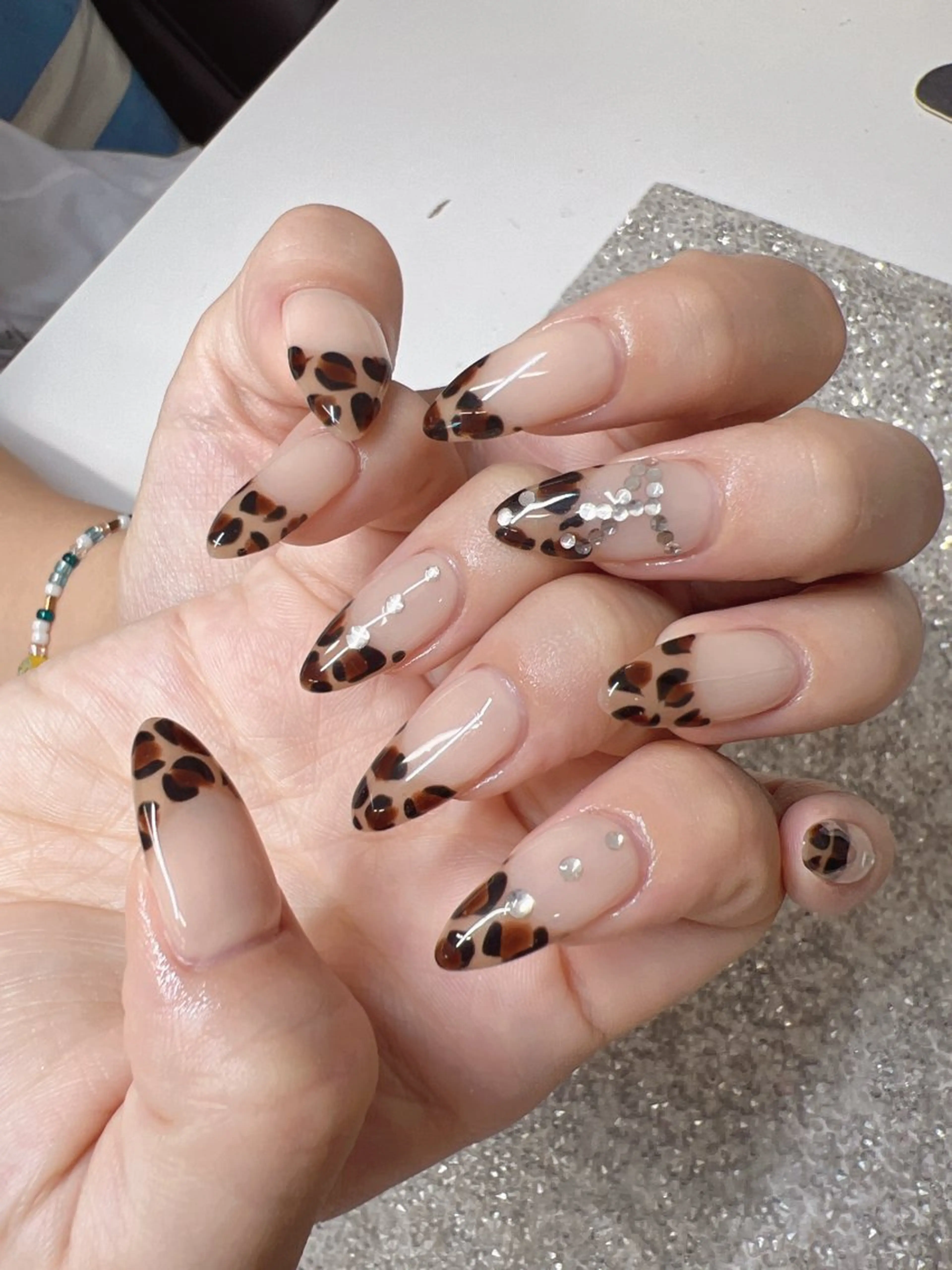 ネイル ガレンドウ 白澤 愛子のネイルデザイン