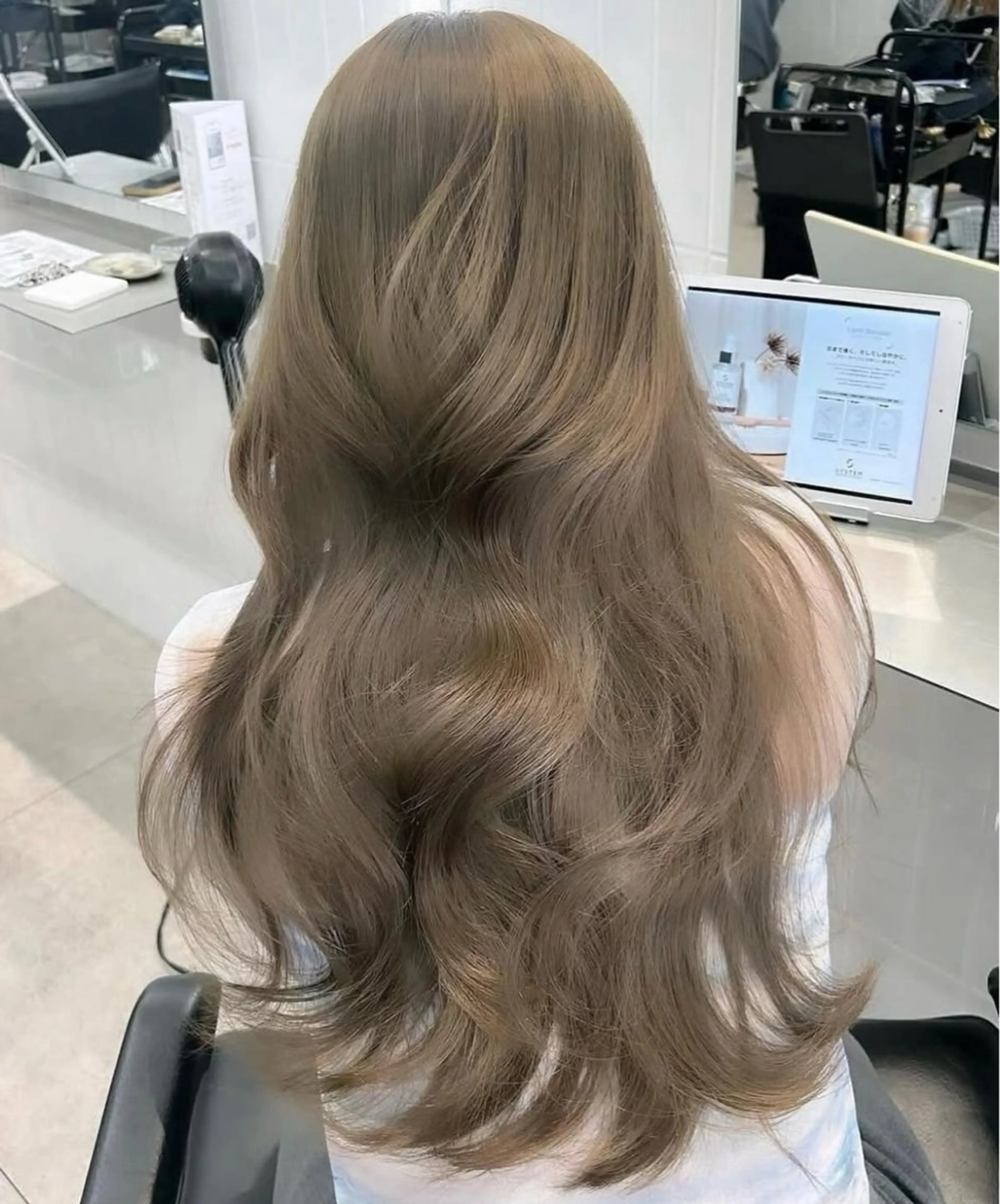 ロング 大人の海外ハイライト coconoのヘアスタイル