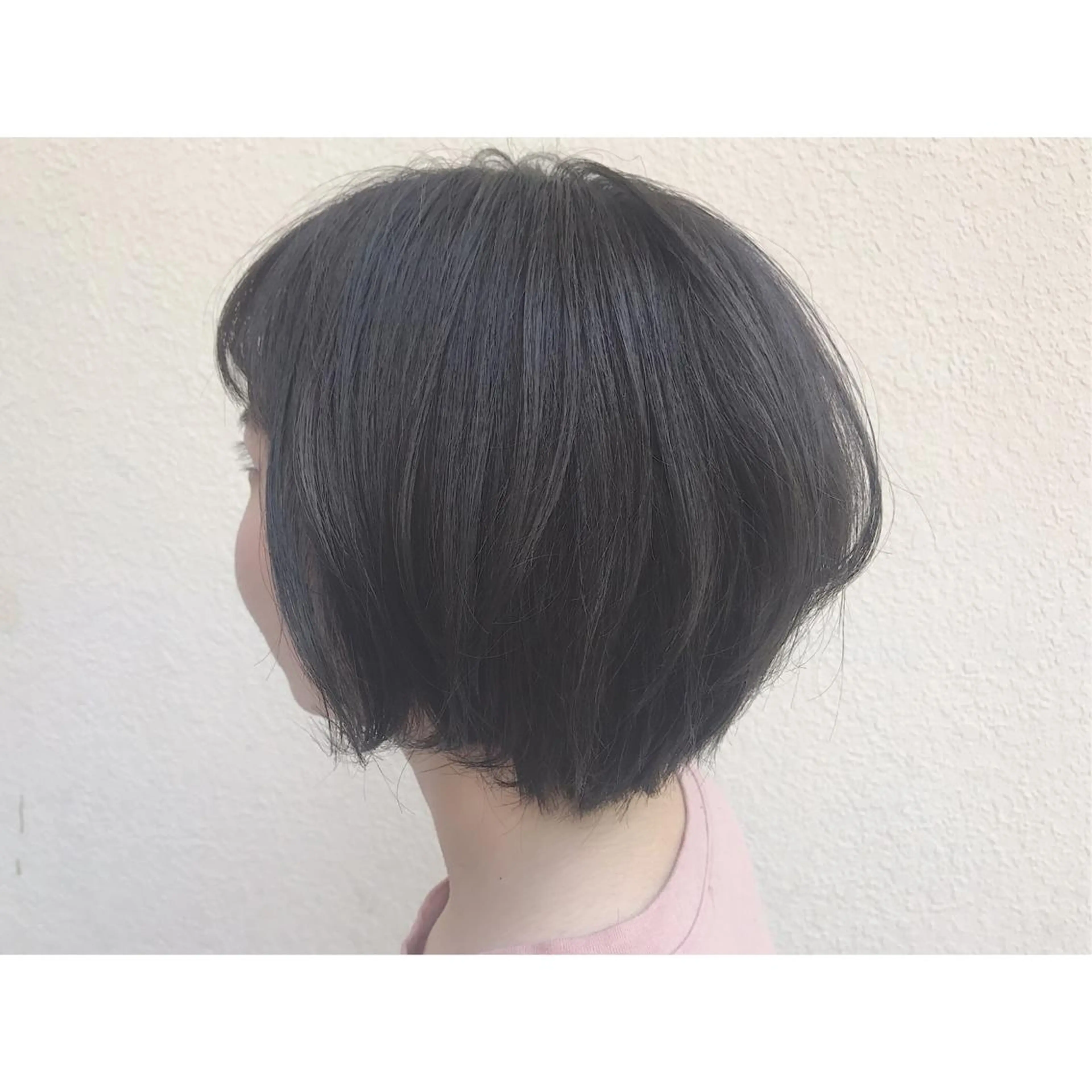ショート カラー なかにし まゆみのヘアスタイル