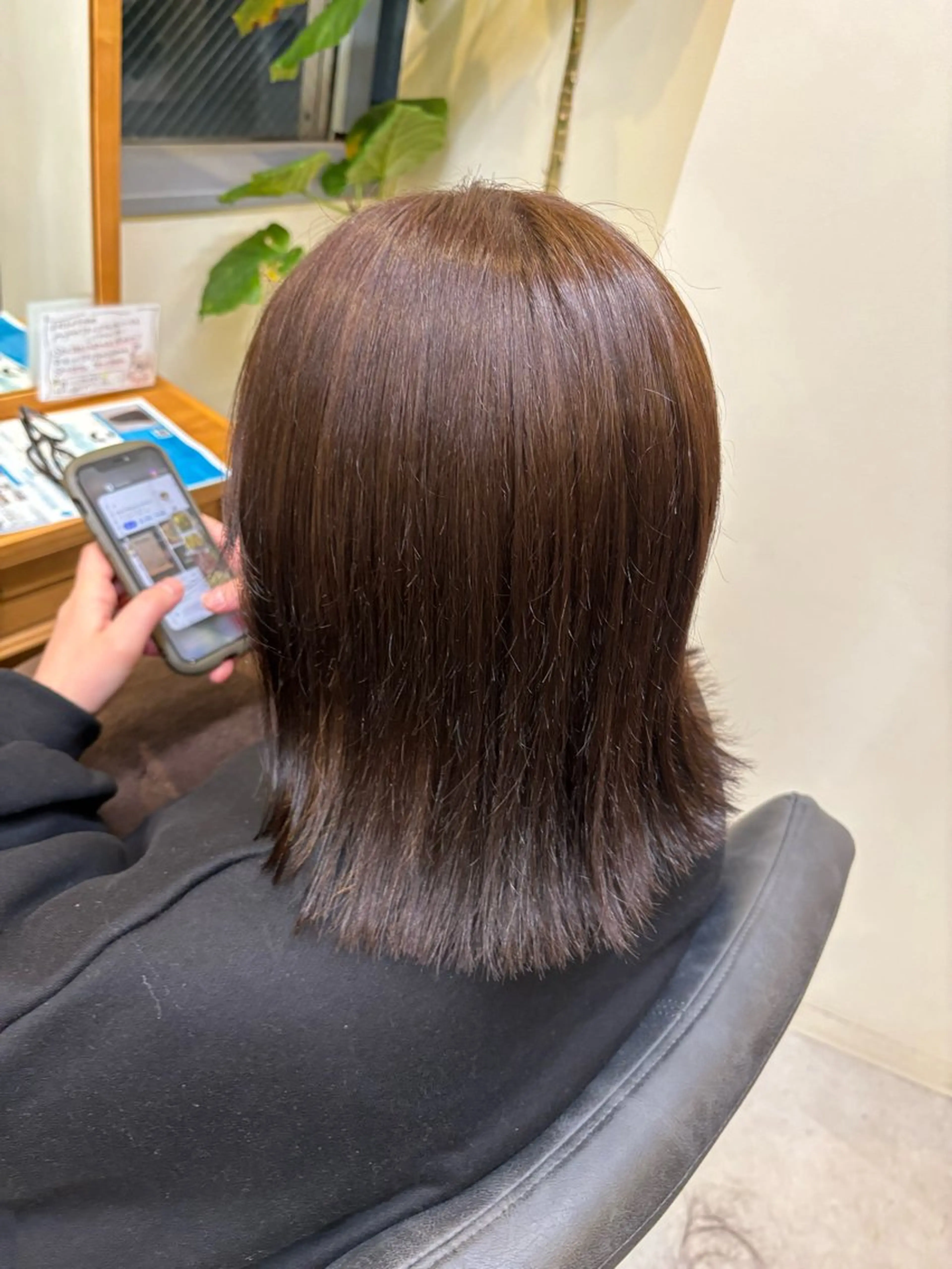 ミディアム 勝海 絢音のヘアスタイル