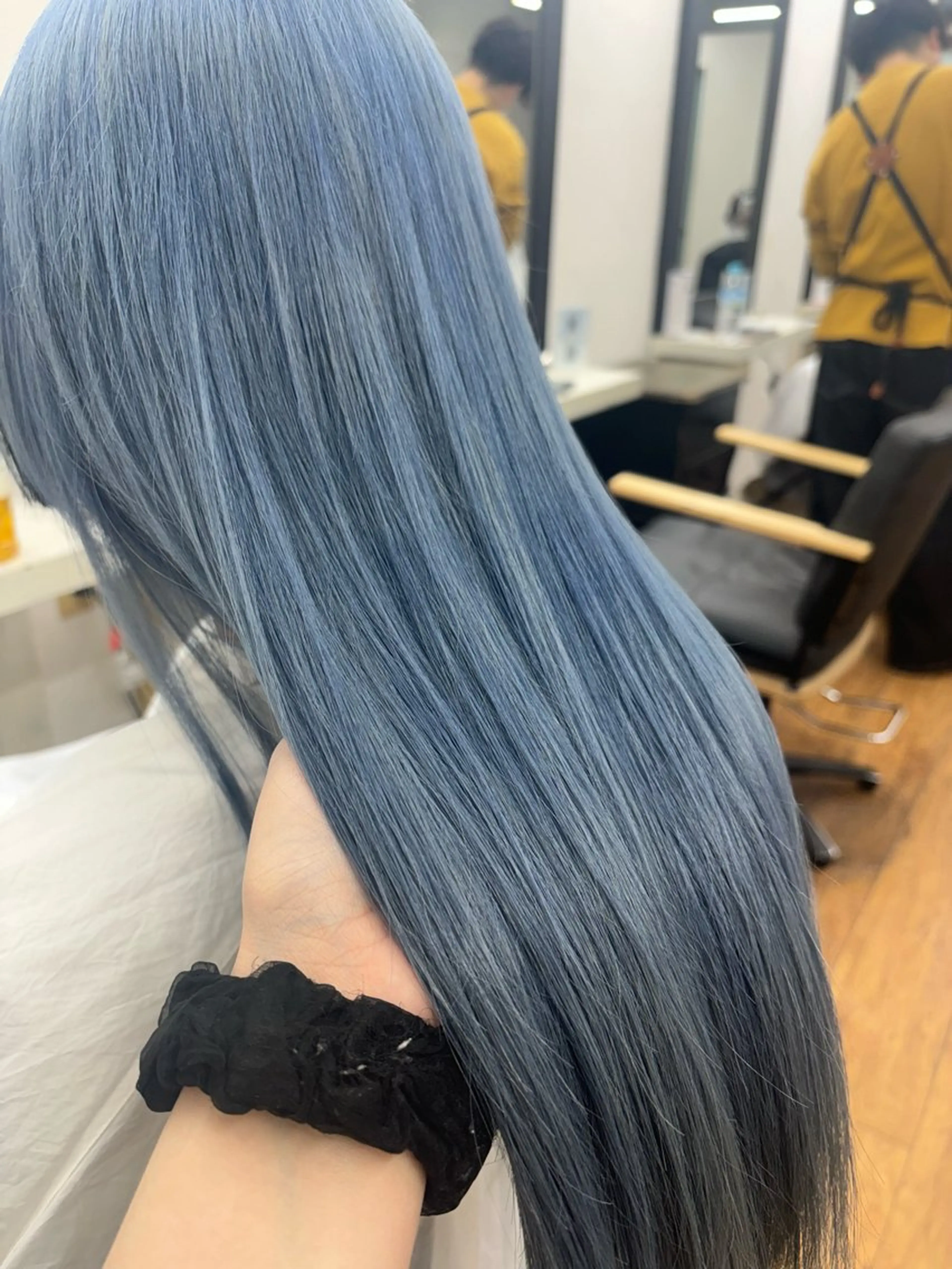 ロング カラー ブリーチ ヘアカラー 香野 優子のヘアスタイル