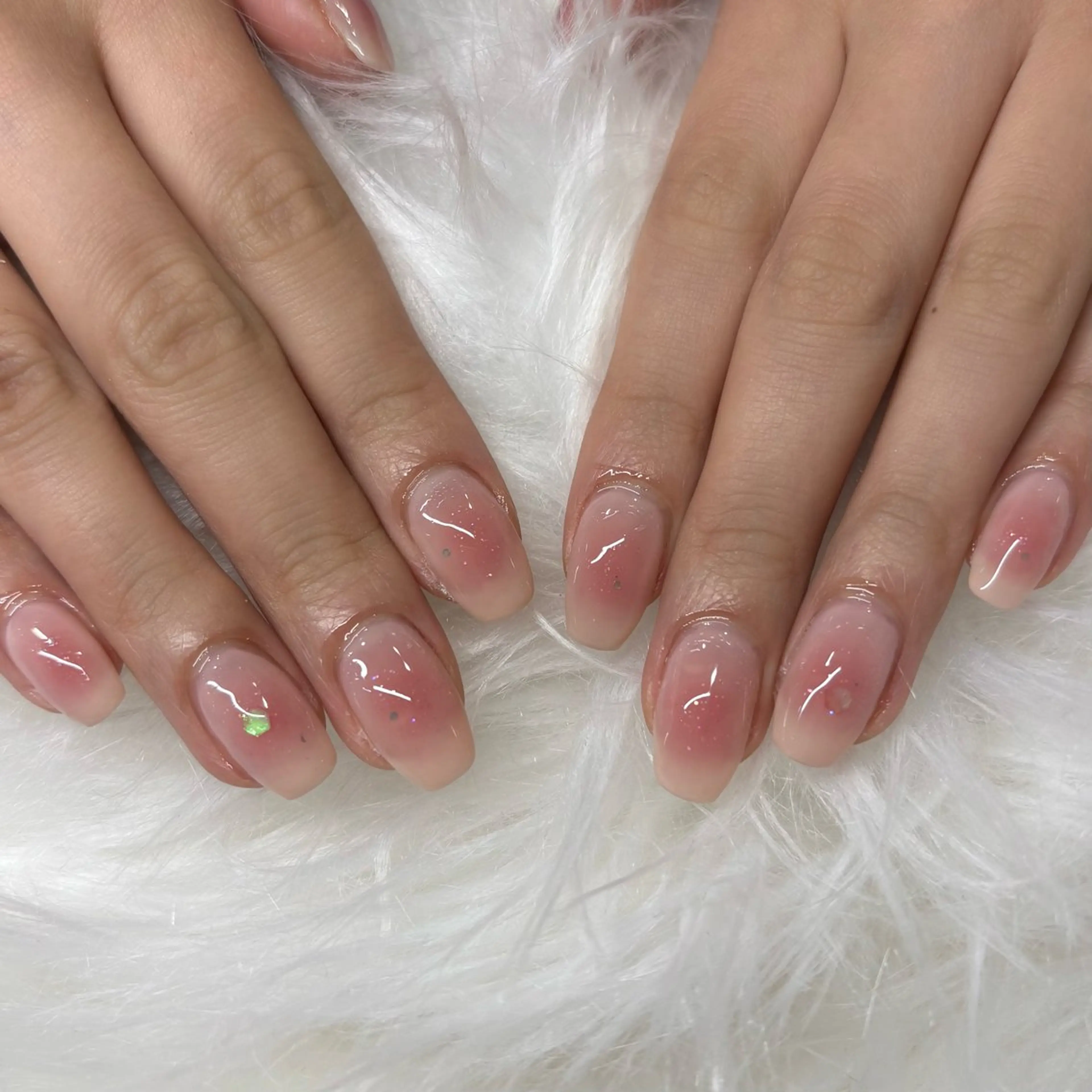 チークネイル🍒(他店オフ)の写真