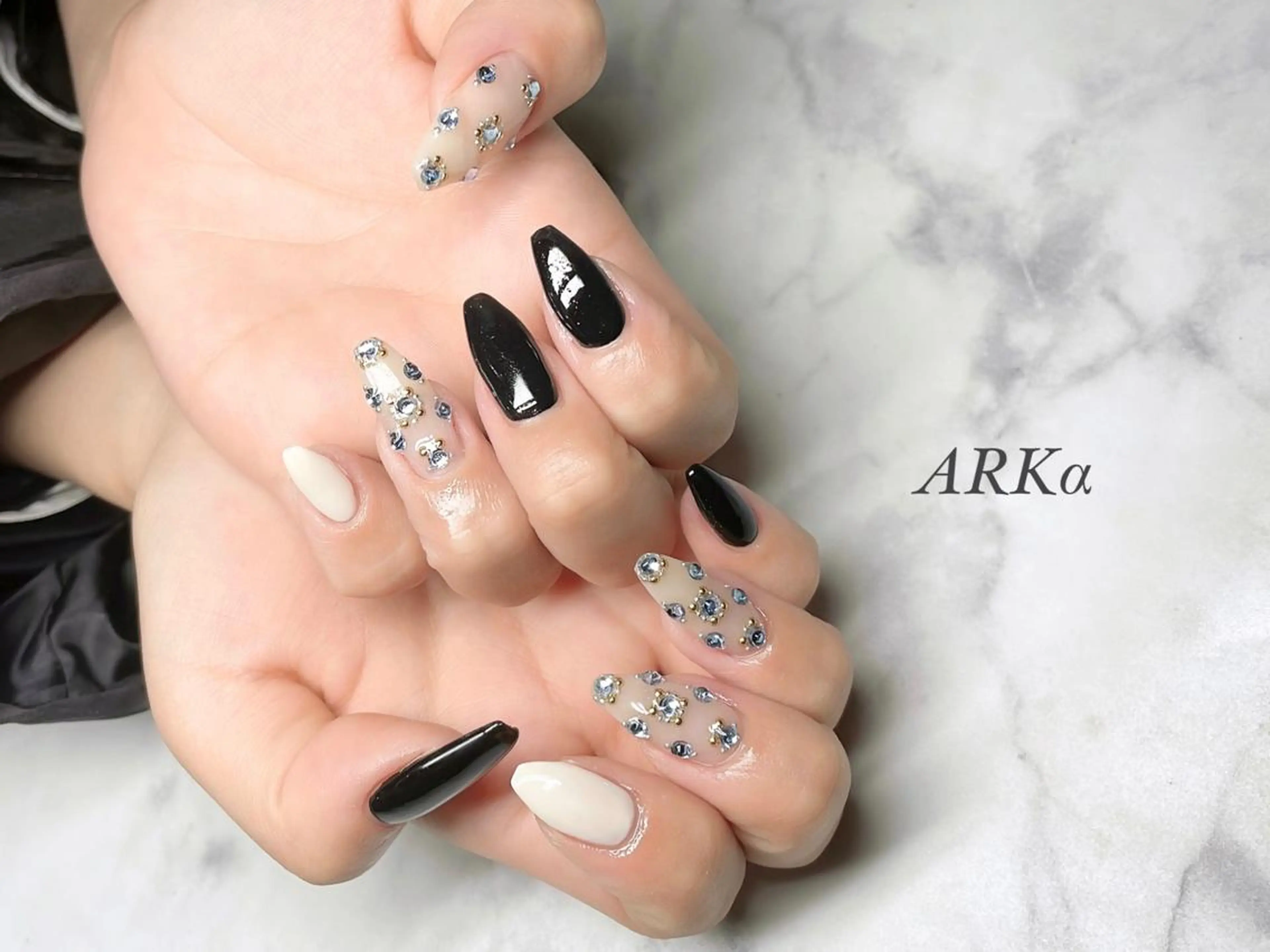 ネイル アートネイル ストーンネイル ハンドネイル ARKα Nishiのネイルデザイン