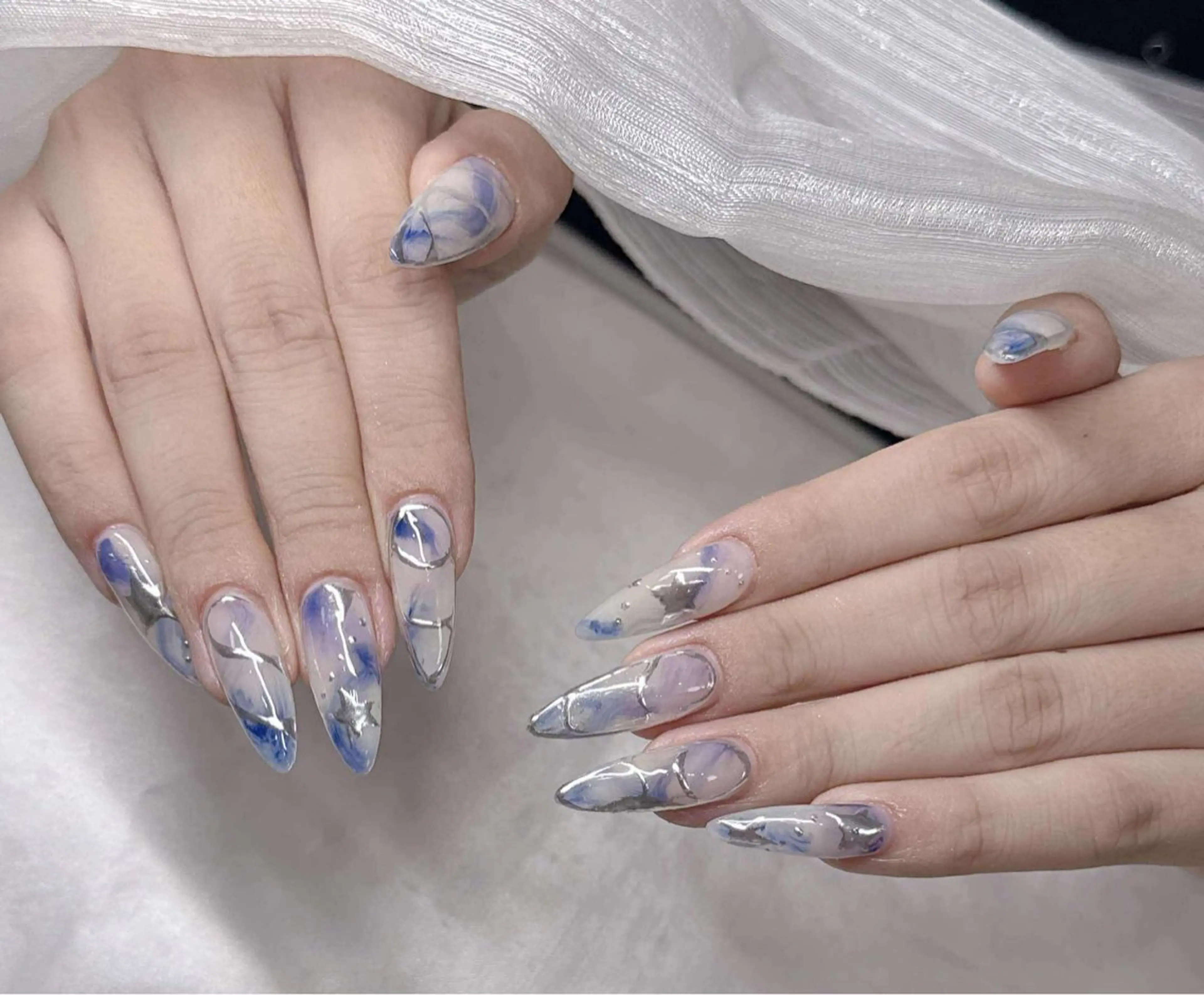 ネイル 長さ出し グラデーション 卒業式 キラキラネイル マグネットネイル ハンドネイル Lee Nailsのネイルデザイン