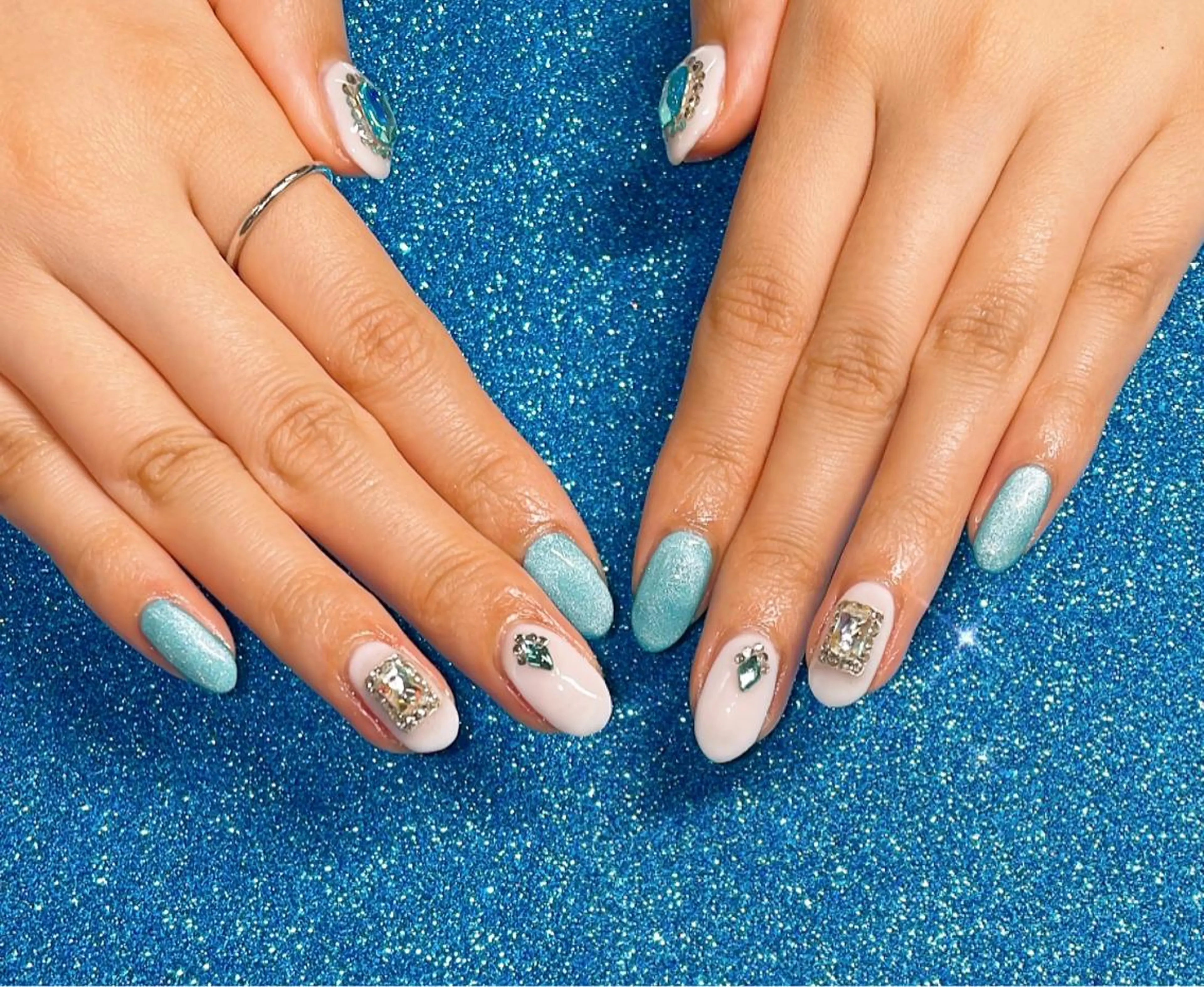 ネイル ハンドネイル VIERU 🌈🎀💖のネイルデザイン