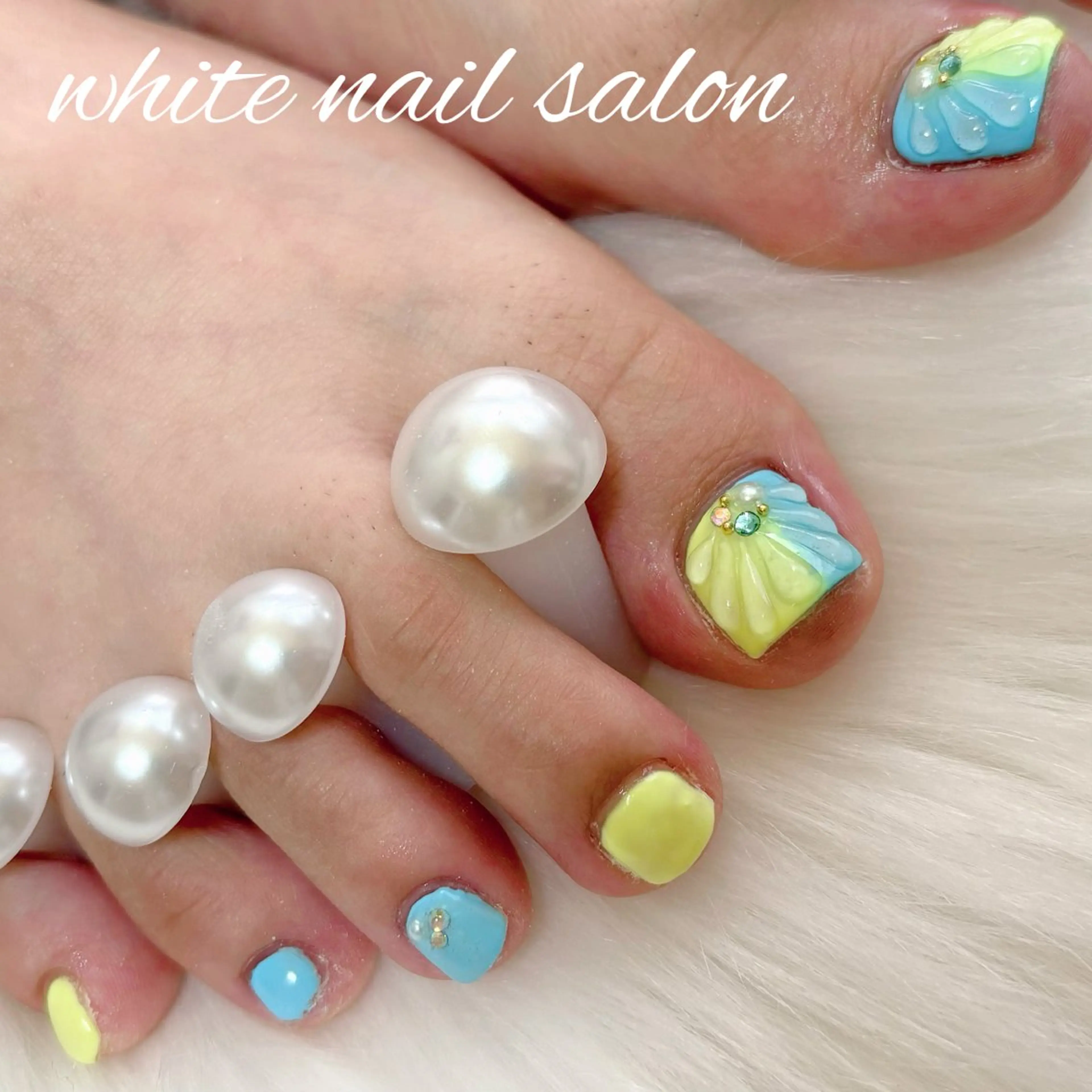 ネイル ホワイト フットネイル white nail salonのネイルデザイン