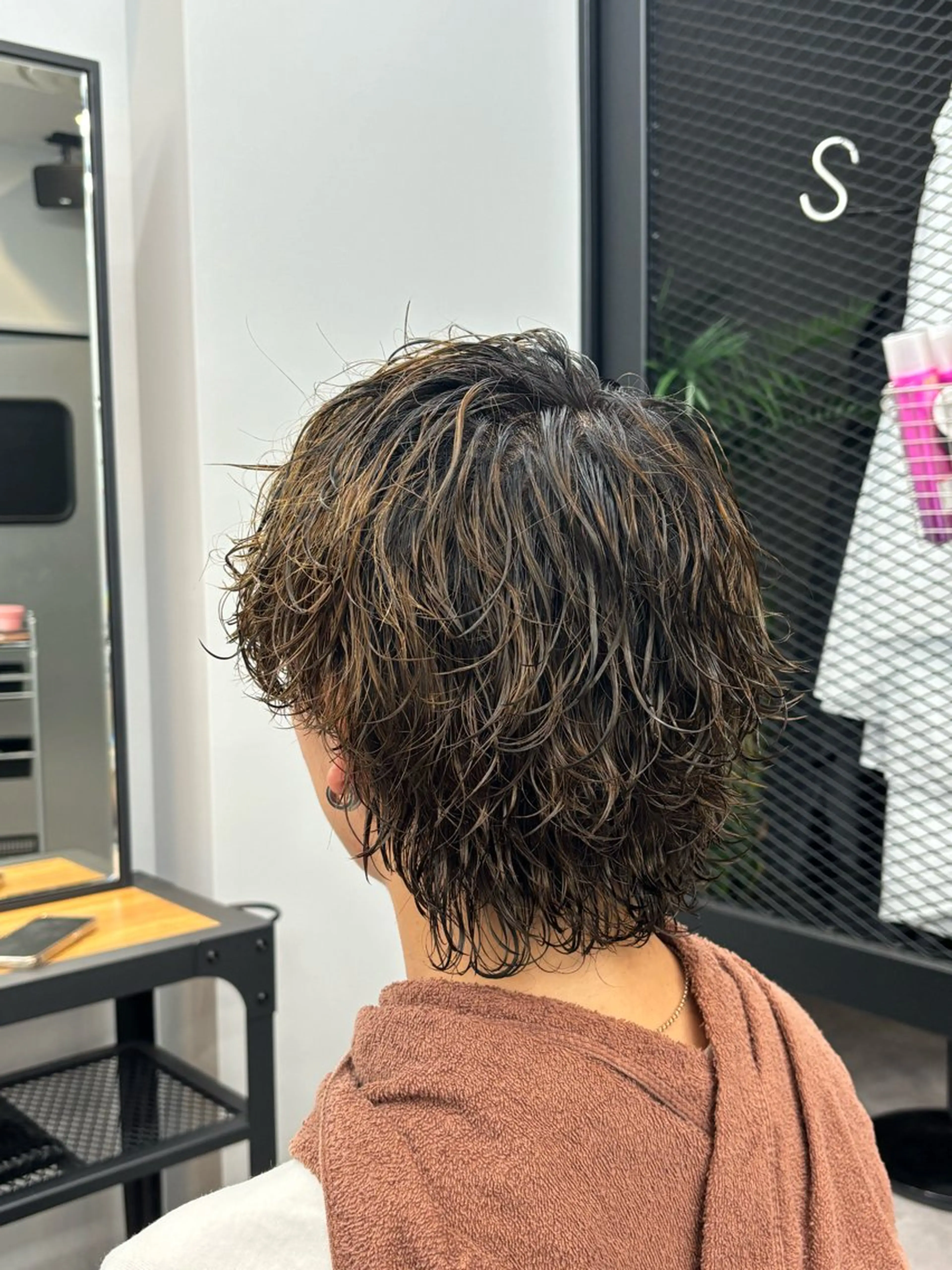 カラー パーマ メンズ メンズブリーチ メンズパーマ 波巻きパーマ ブリーチ 渋谷メンズパーマ 渡邊優輝のヘアスタイル