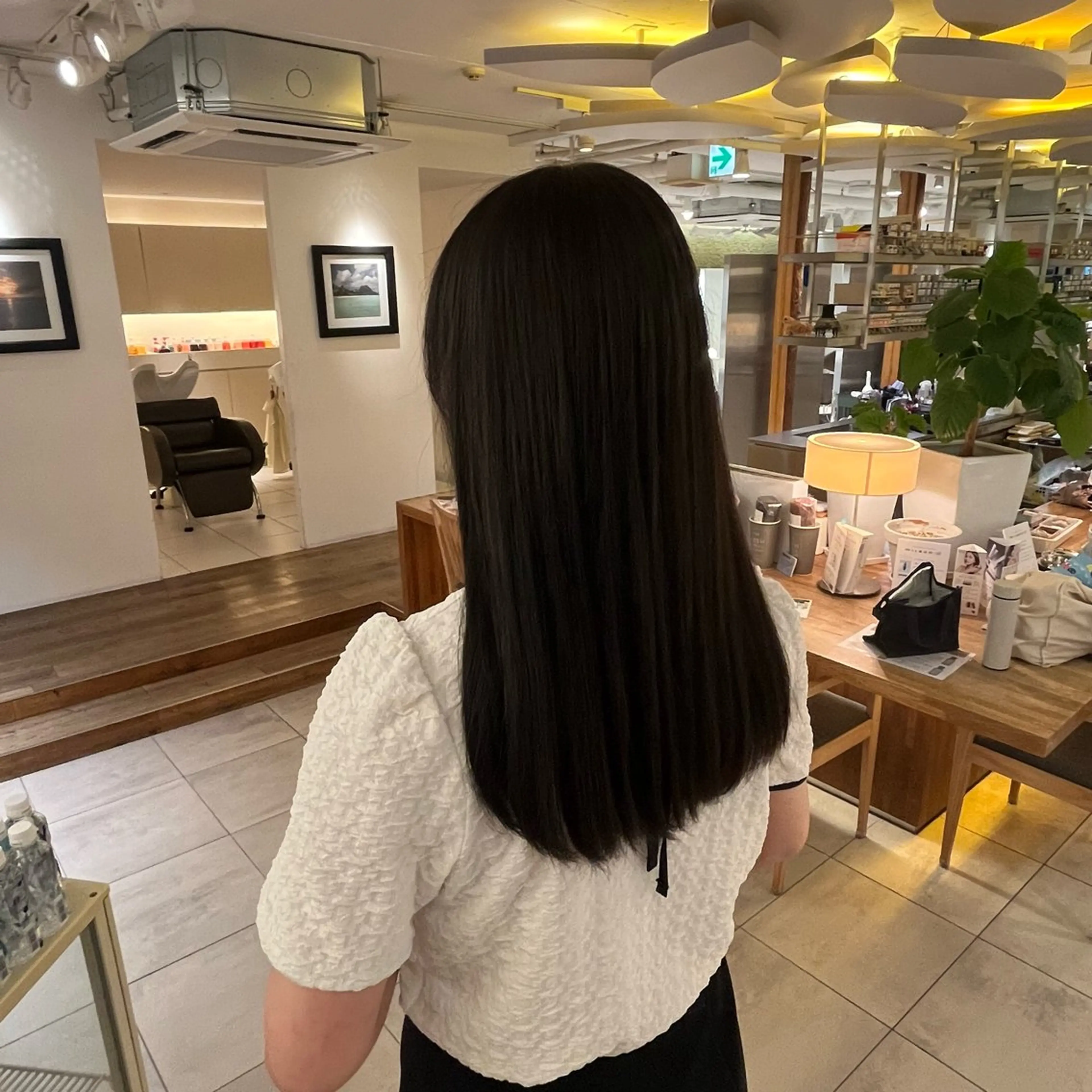 ロング カラー 顔周りカット/ 透明感カラー/ユナのヘアスタイル