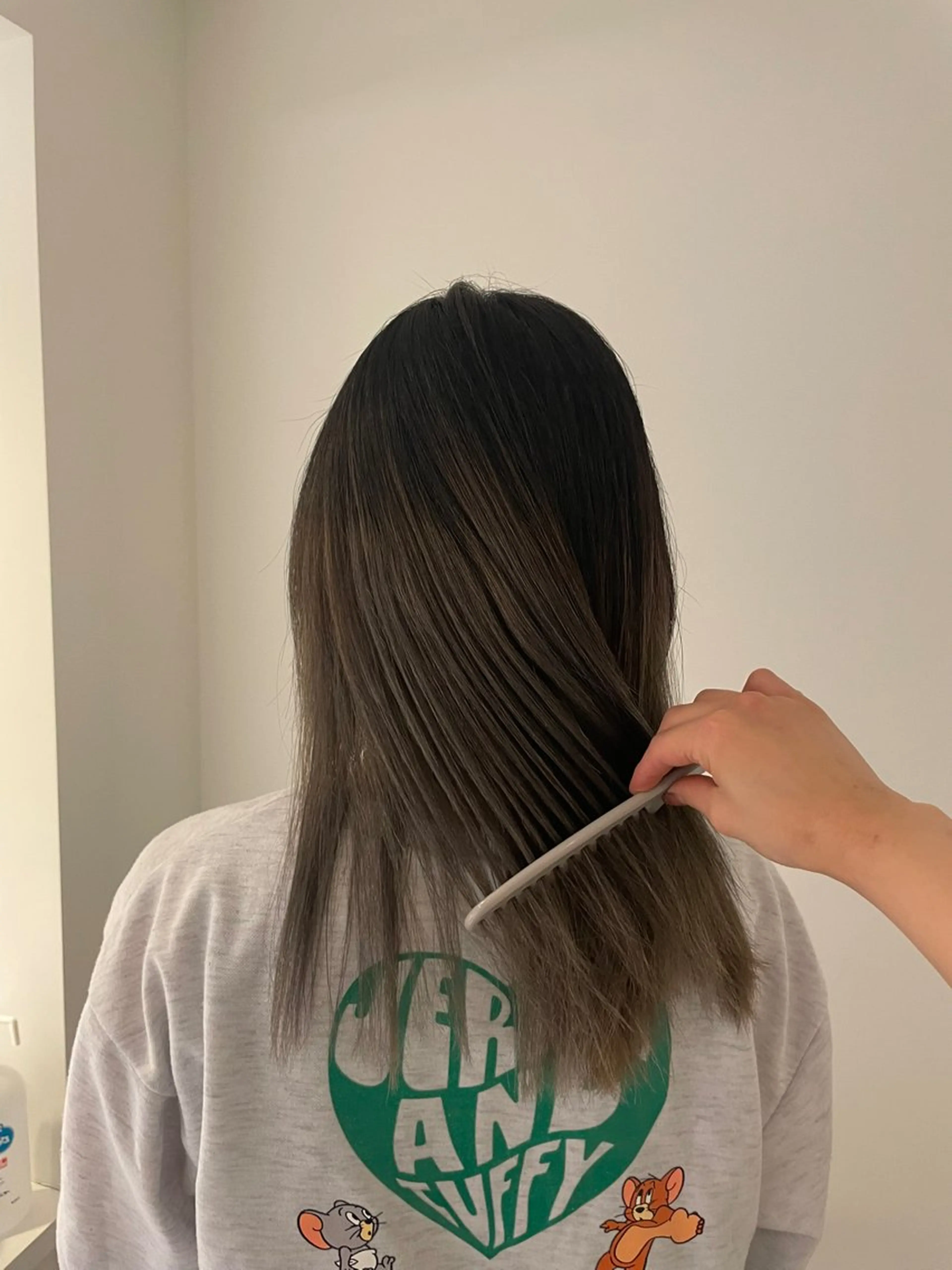 セミロング カラー バレイヤージュ レイヤーカット ヘアカラー 🦋カラーモデル募集 🦋荒木彩花のヘアスタイル