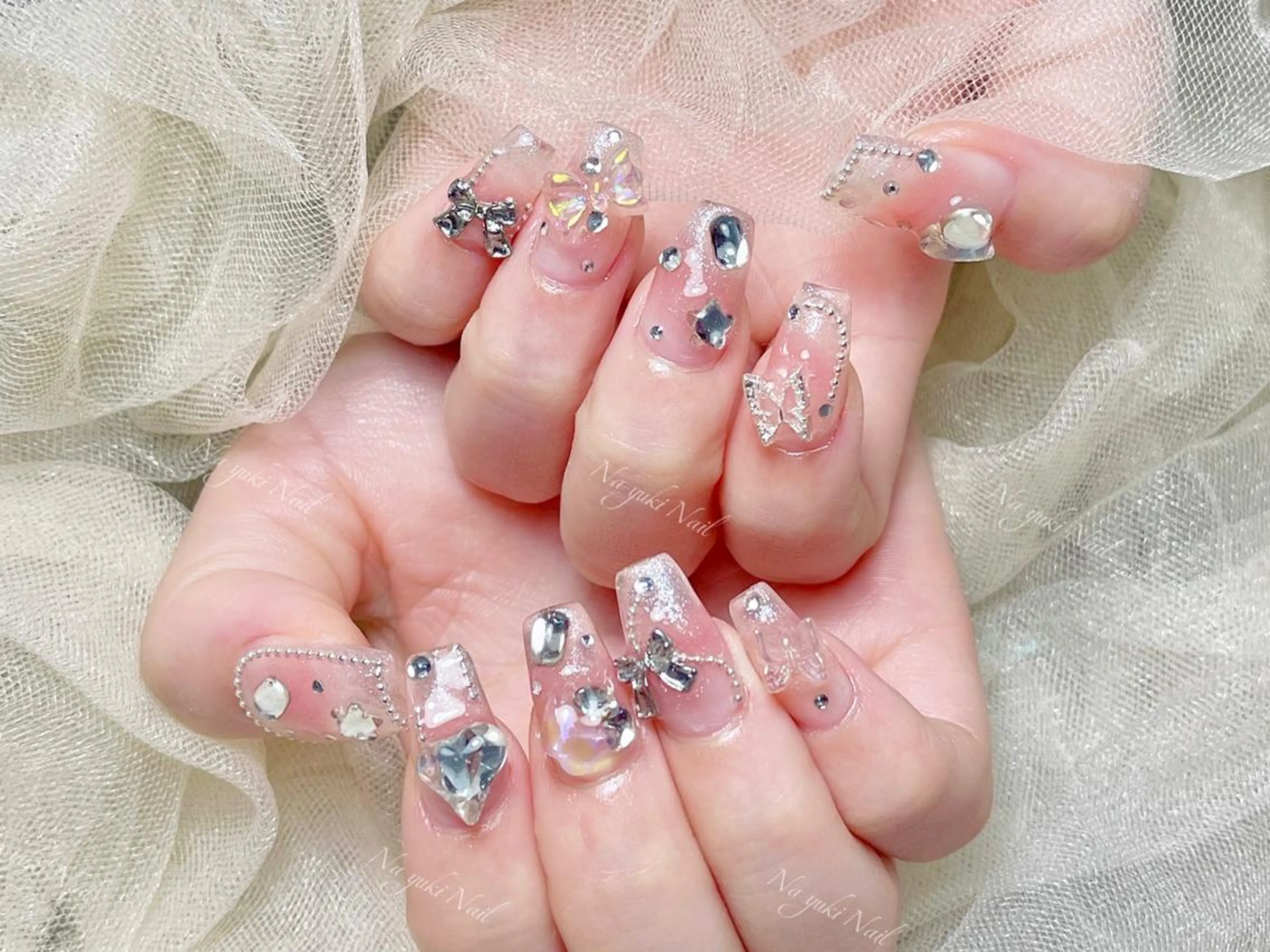 ネイル 🦋 Queenieのネイルデザイン