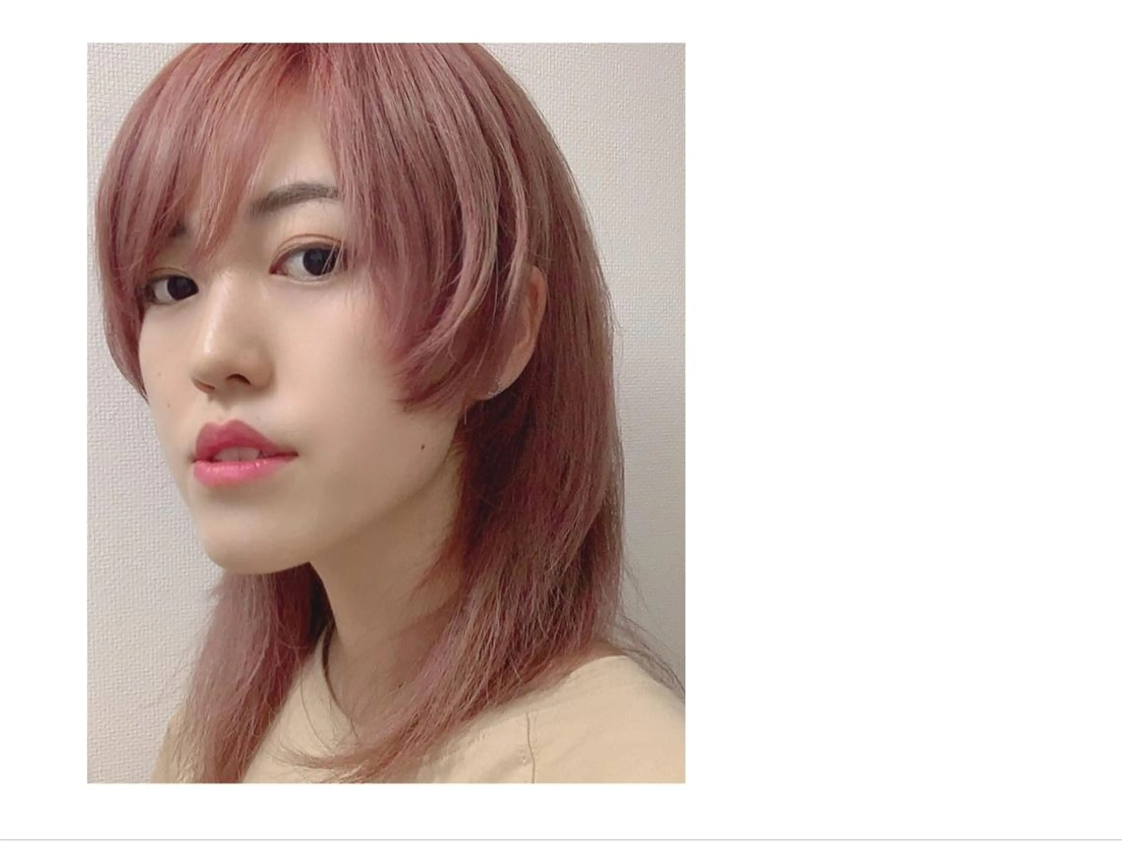 セミロング カラー ピンクカラー パ ルのヘアスタイル