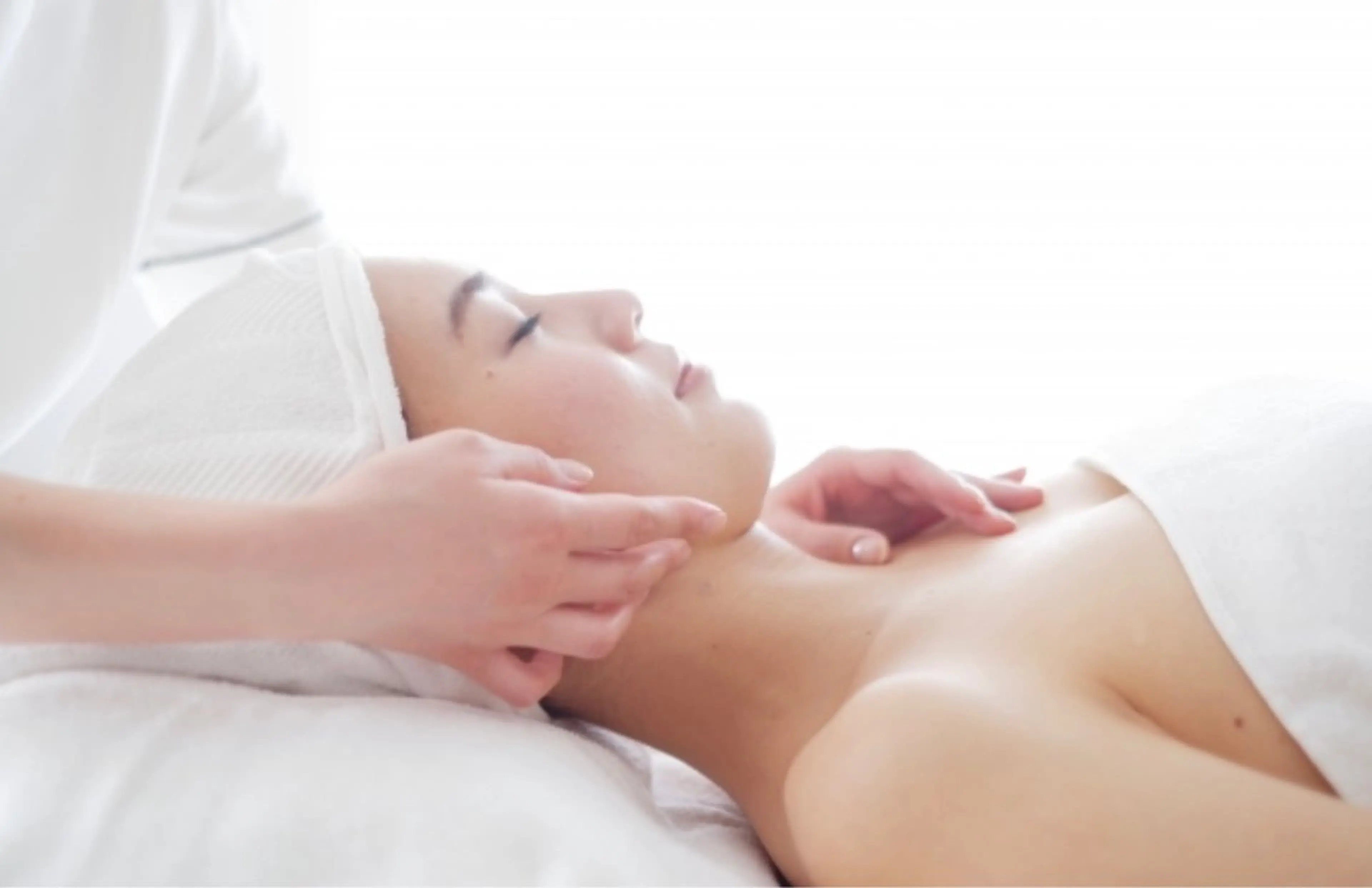 ミニモ限定！口コミモニター様募集！光フェイシャル《シミ、キメの整え、赤ら顔、肌の弾力、減毛、ニキビ、老化予防》の写真