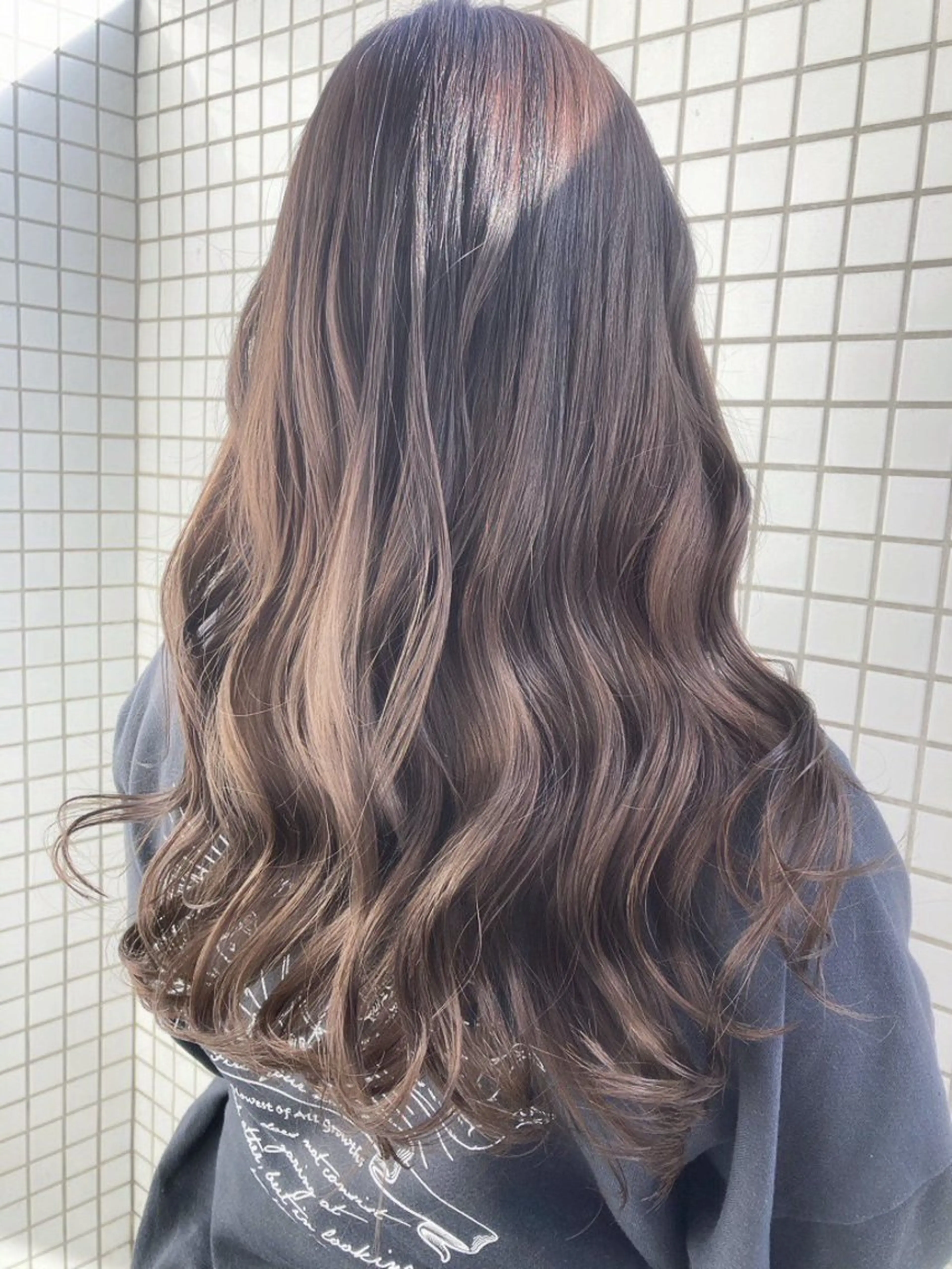 ロング カラー 境 あいみのヘアスタイル