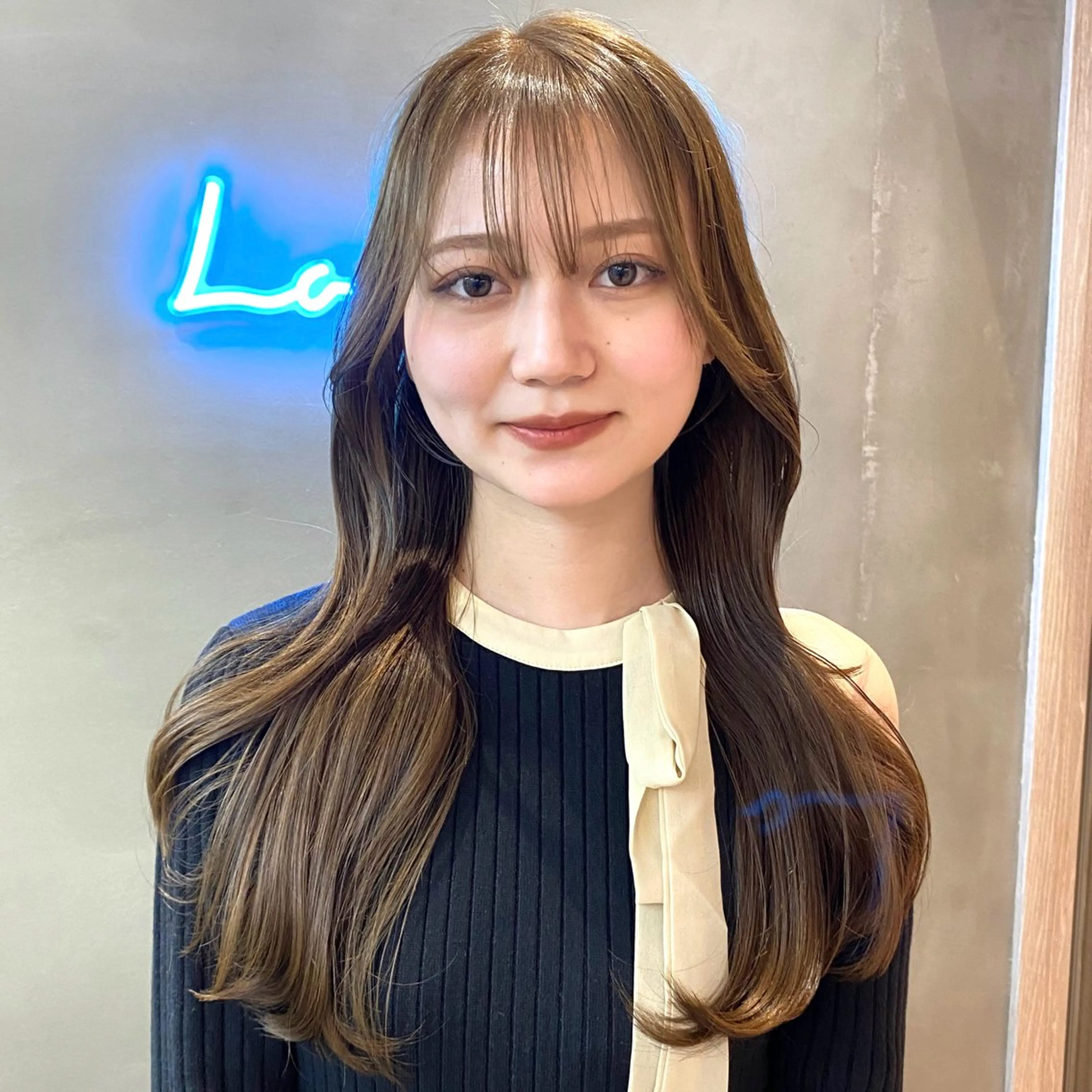 ロング カラー ベージュカラー 透明感カラー オリーブベージュ くびれヘア 韓国風ヘア カット ヘアカラー トリートメント ボブ縮毛矯正 韓国レイヤーRINAのヘアスタイル