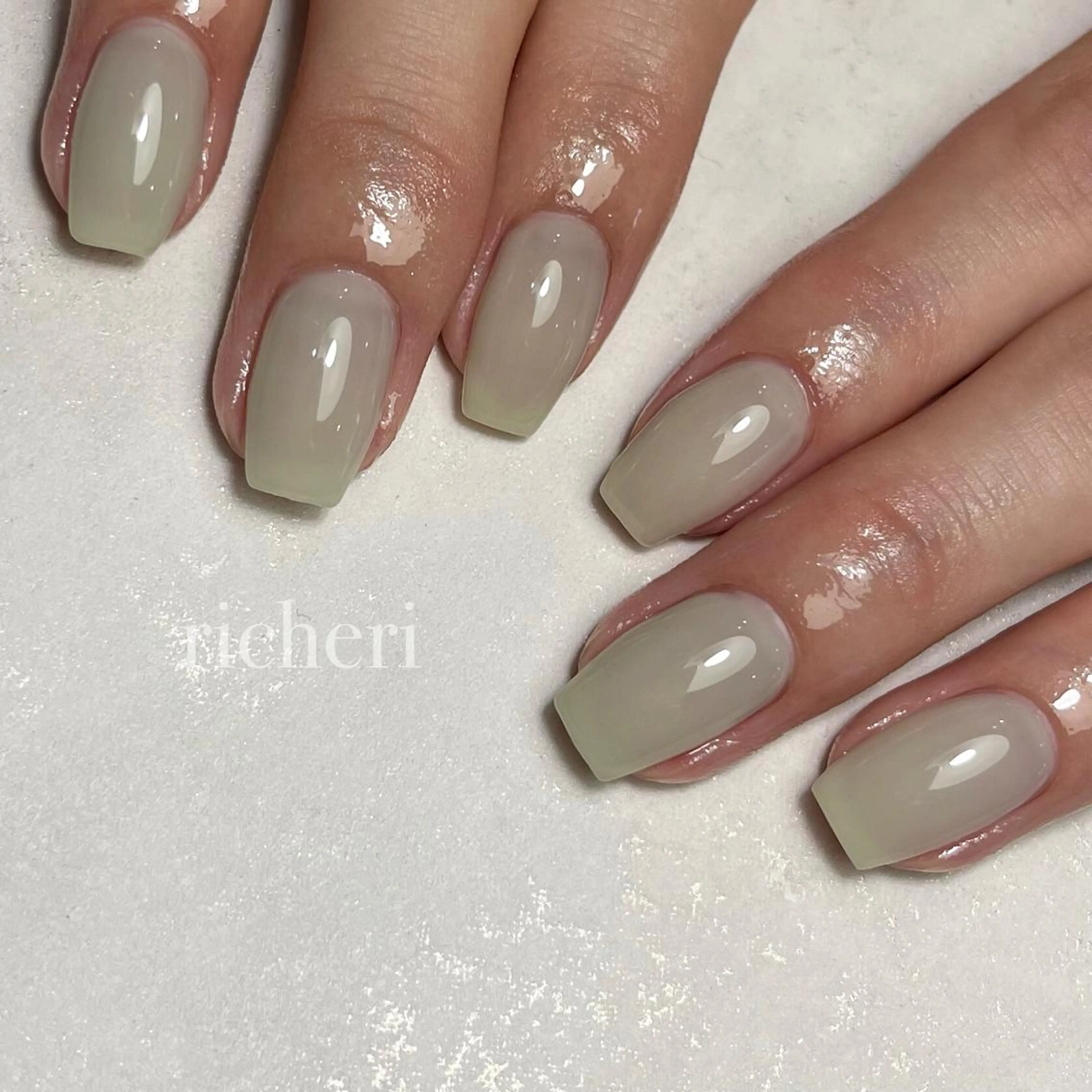 ミディアム ネイル ハンドネイル richeri beautyのエステ・リラクイメージ