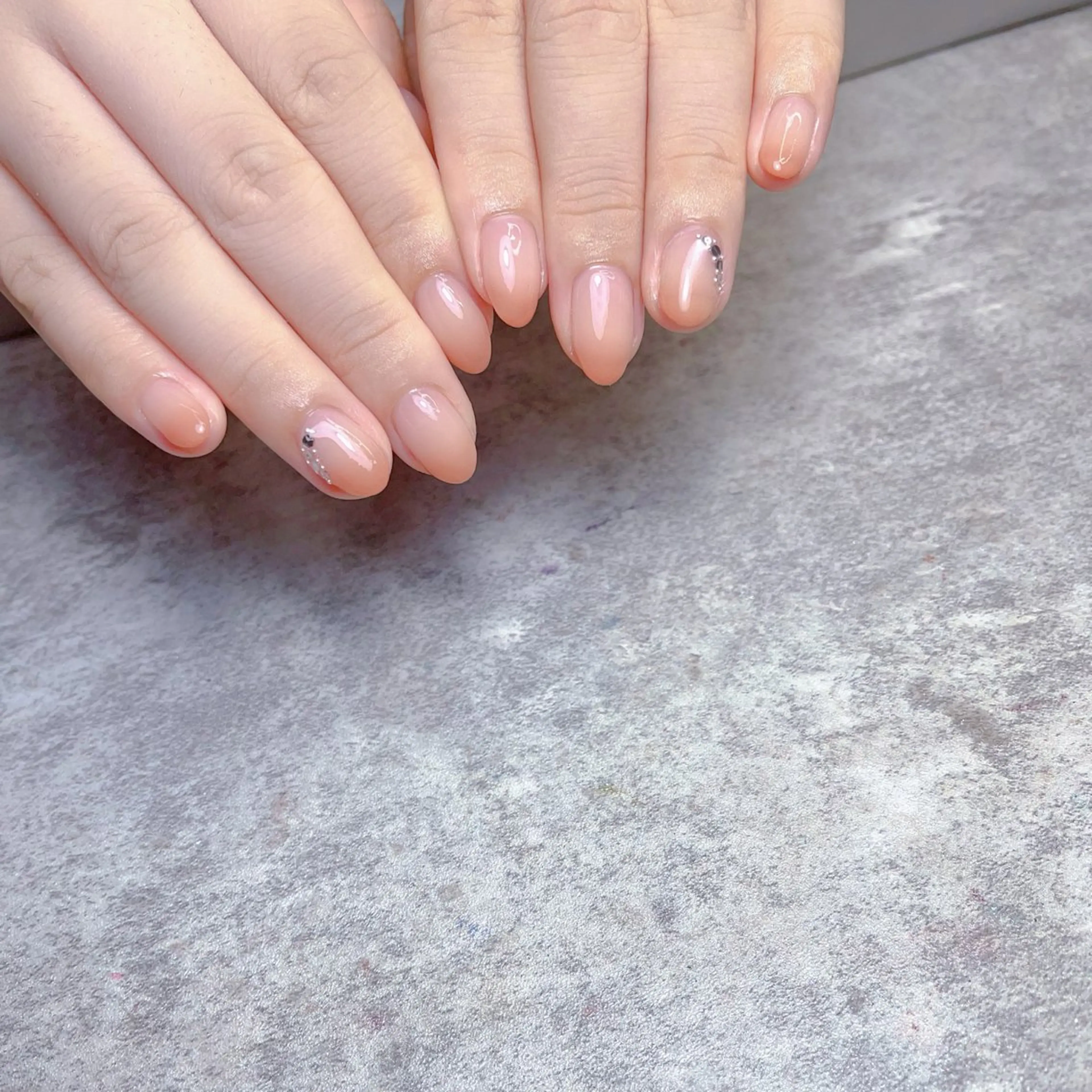 ミディアム ハンドネイル めぐみのネイルサロン スタッフ練習のネイルデザイン