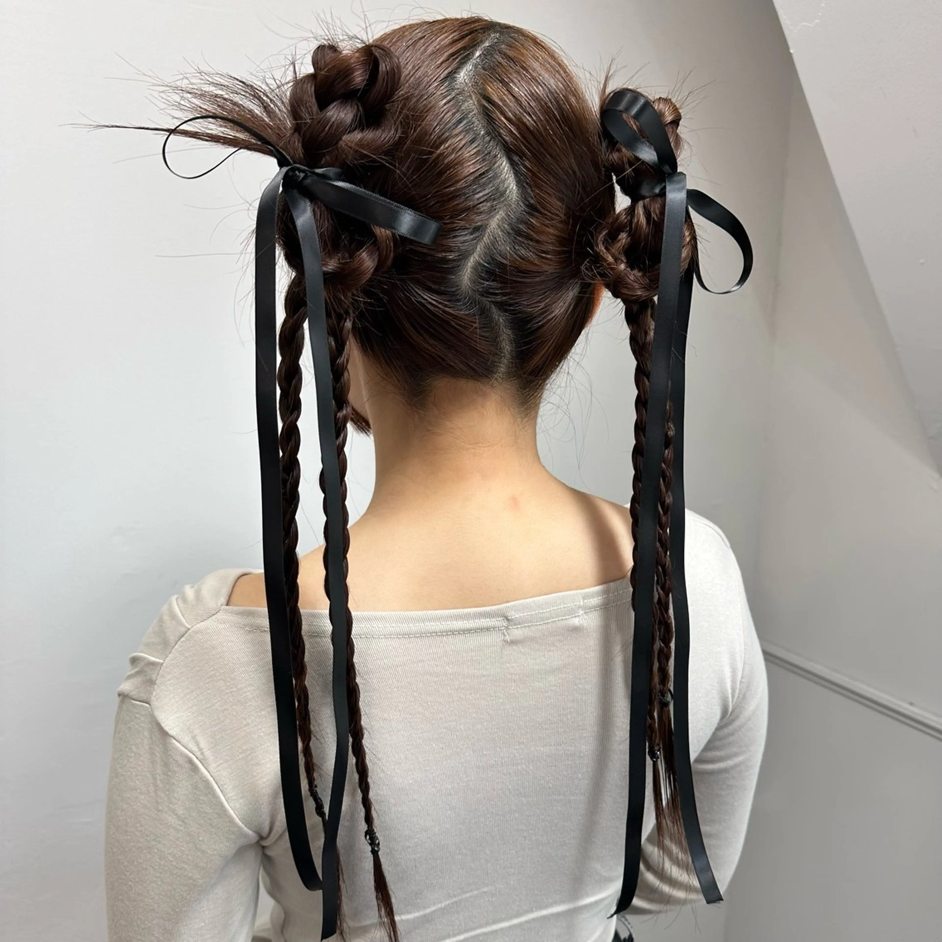 ロング カラー ヘアアレンジ 三つ編み 韓国風ヘア ヘアセット レイヤーカット×髪質 改善🇰🇷シオリのヘアスタイル