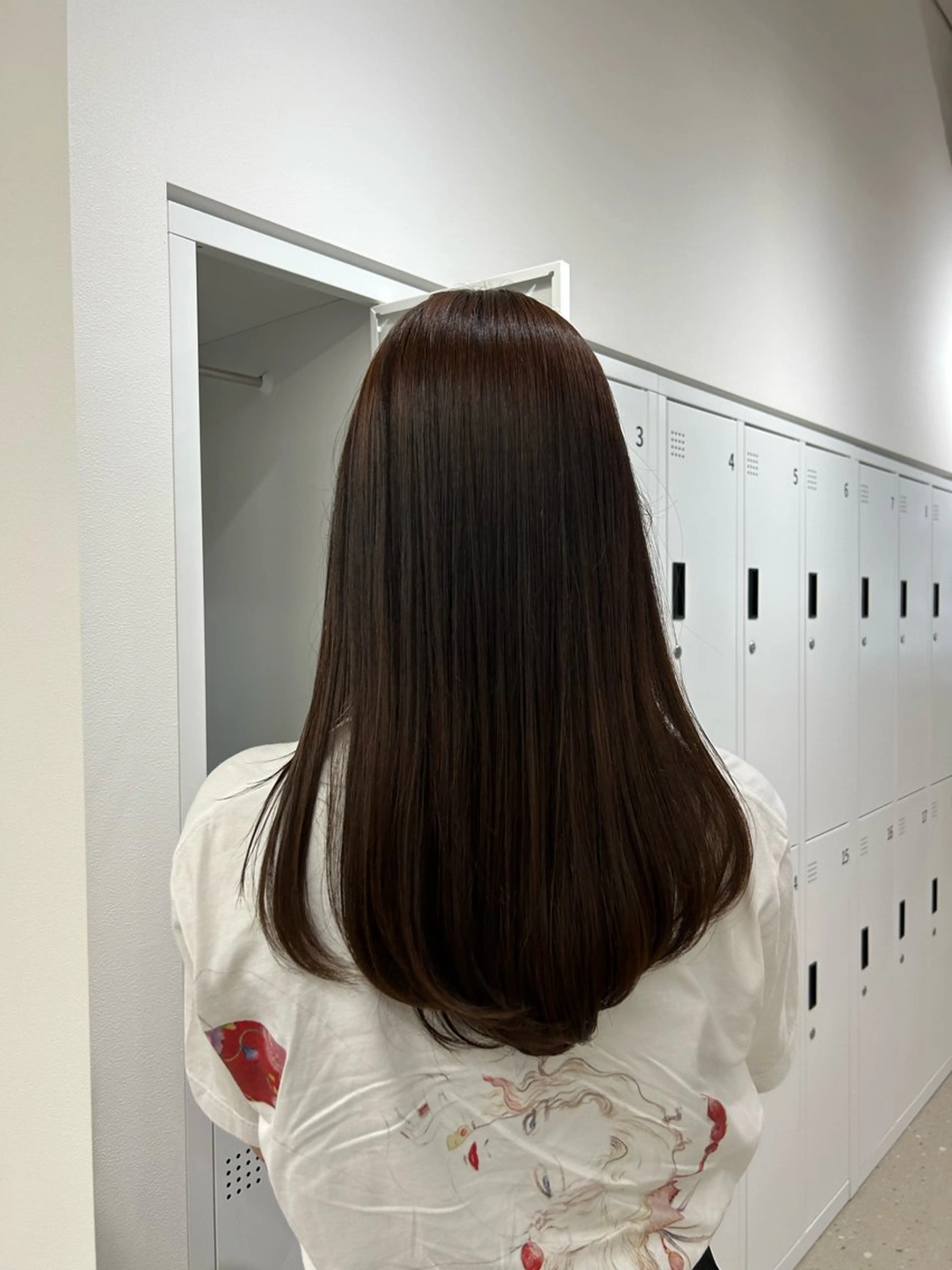 セミロング 縮毛矯正 小西 瑞穂のヘアスタイル