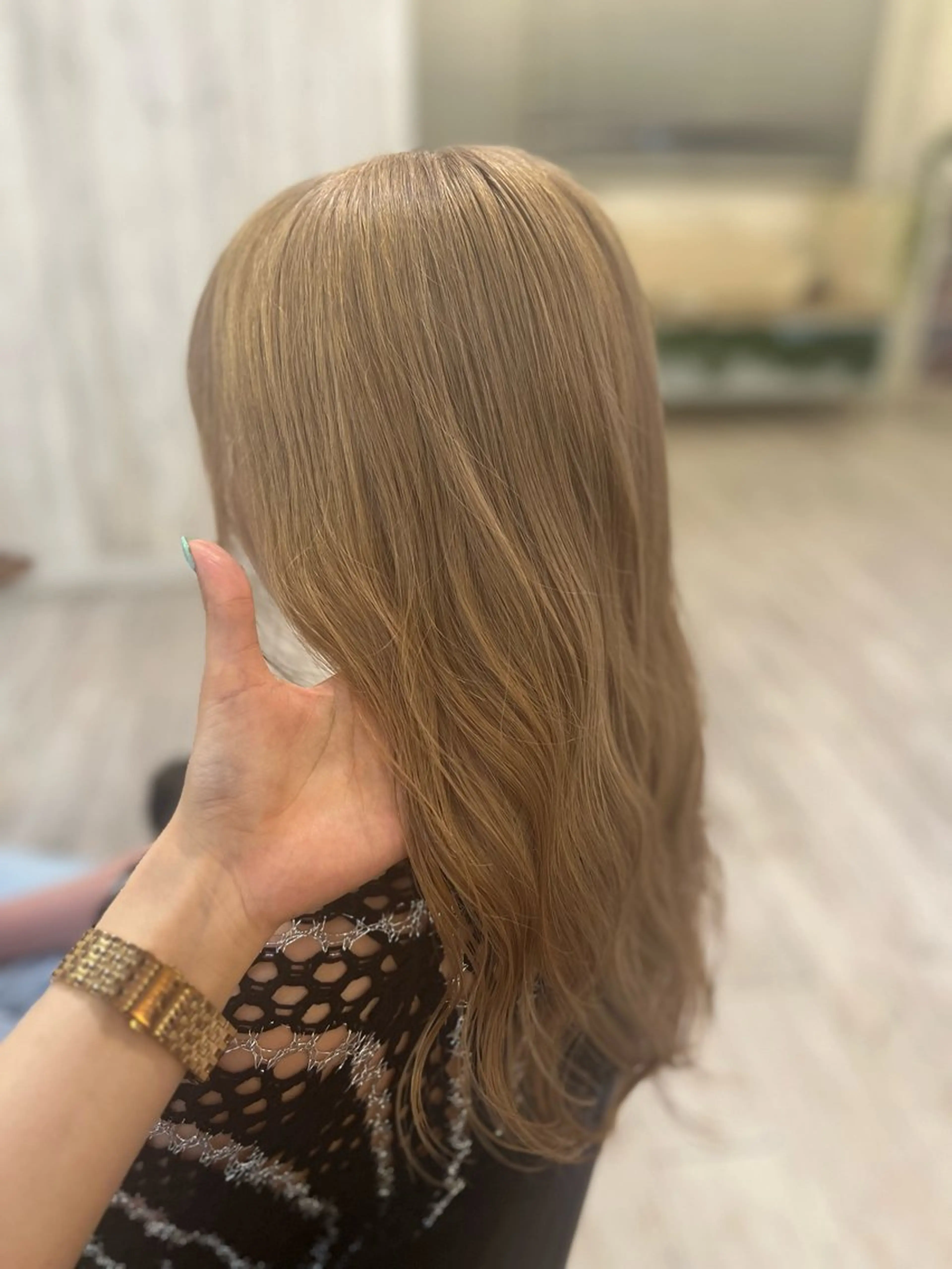 カラー ベージュカラー ミルクティーベージュ 吉田 悠乃のヘアスタイル