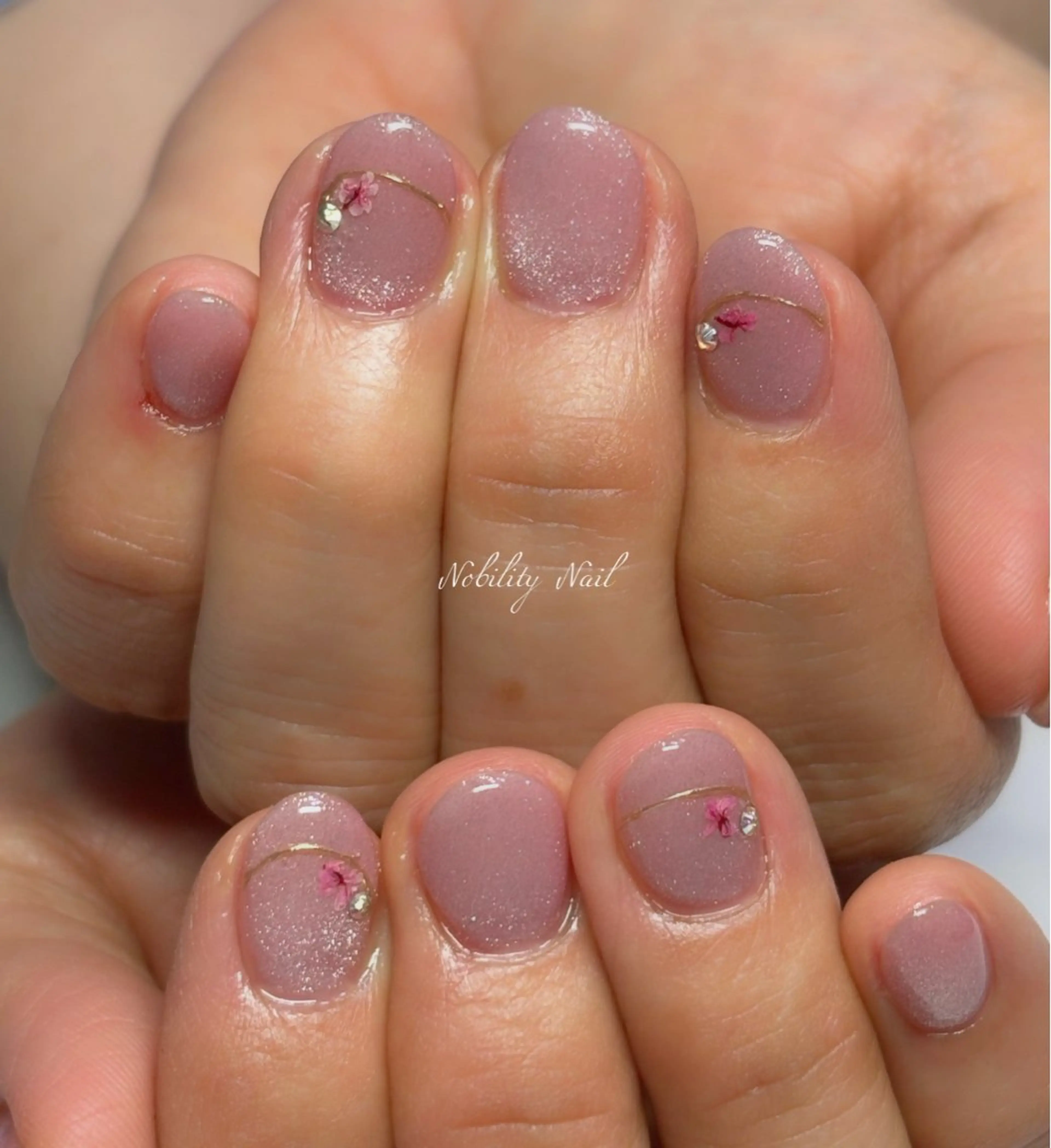 ネイル ジェルネイル ラメ(グリッター) マグネットネイル ミラーネイル ピンク ネイルサロンNobilityNail所属・風口 麻由子のネイルデザイン