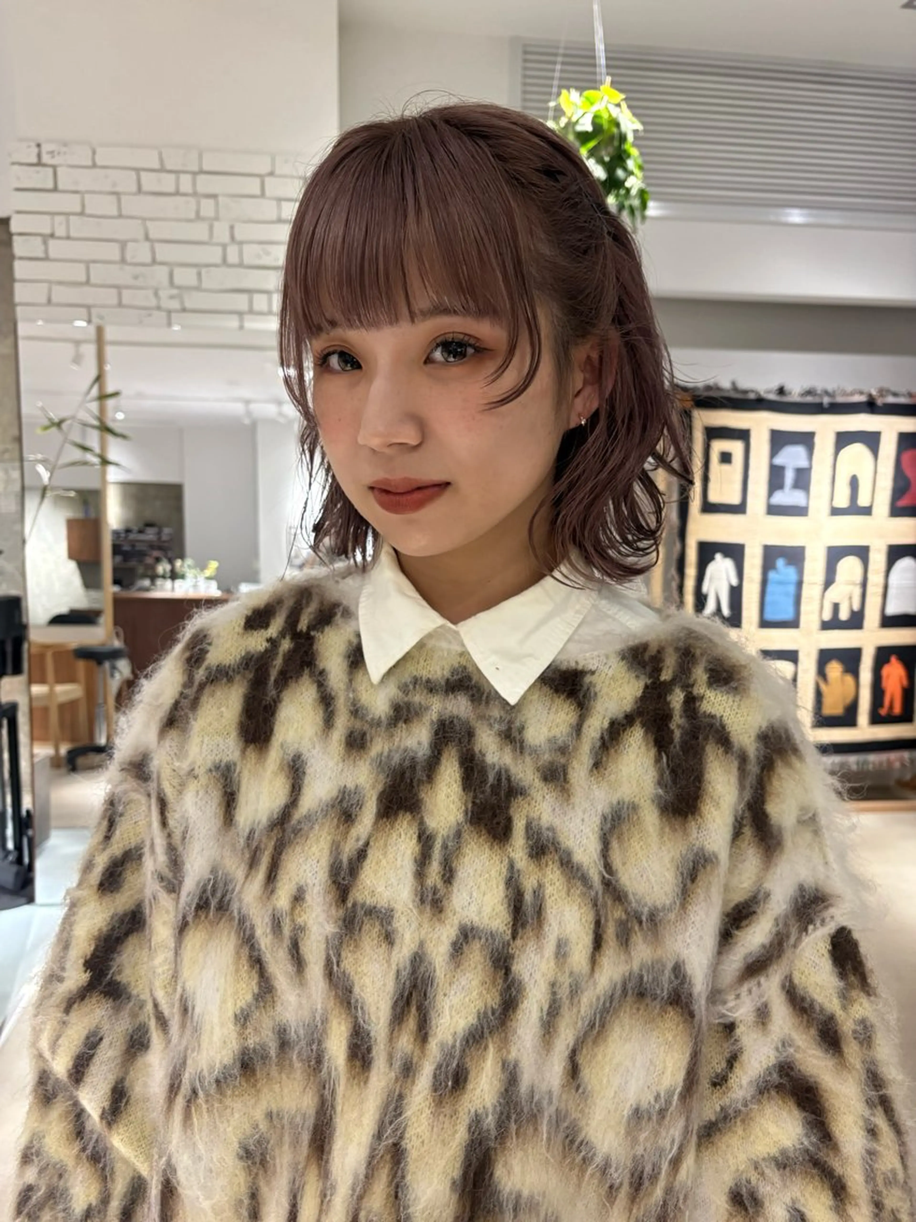 ミディアム カット ヘアカラー Yui⭐️ 透け感カラーのヘアスタイル