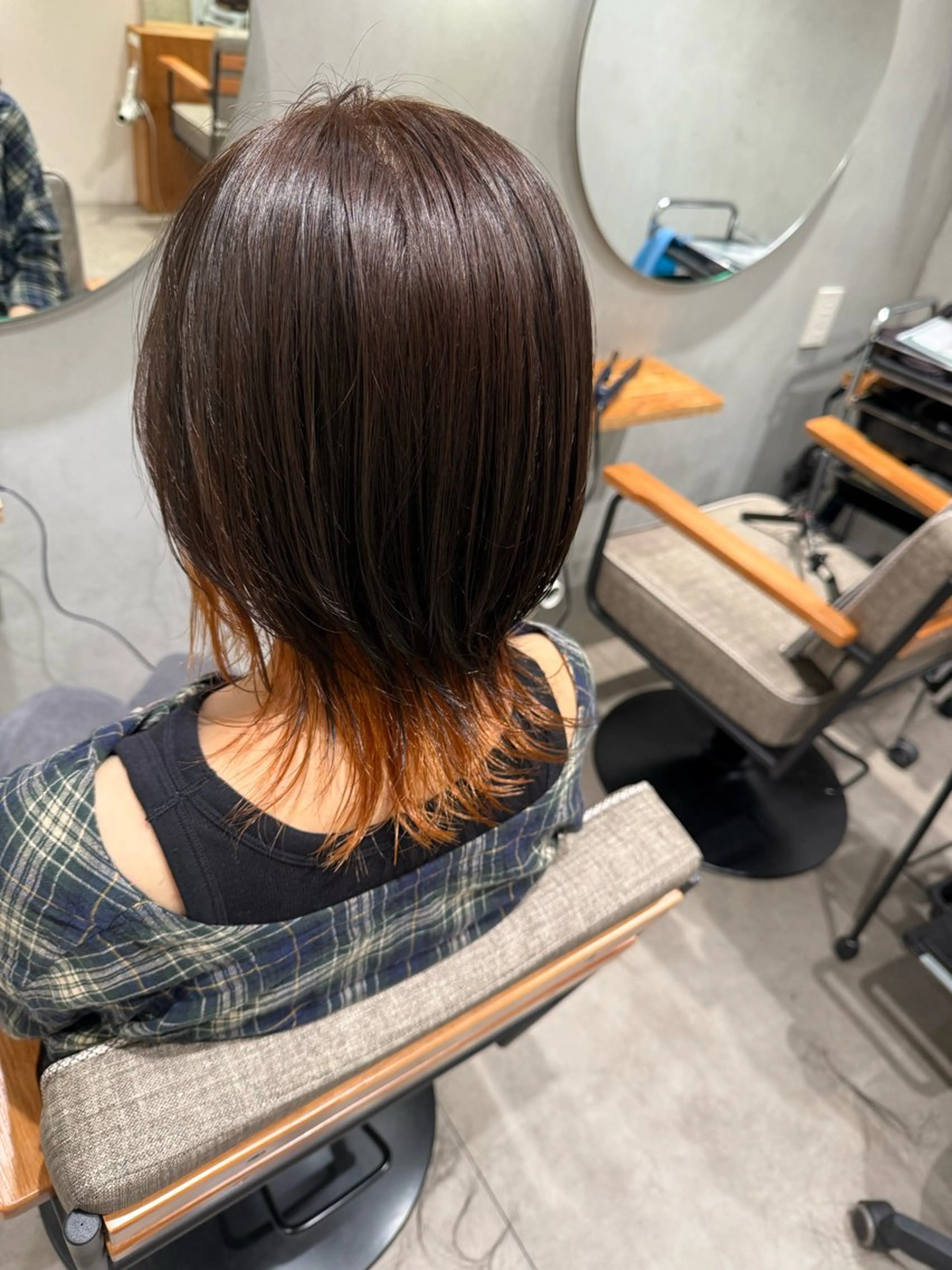 ミディアム ウルフカット カット ヘアカラー 松平 拓巳のヘアスタイル