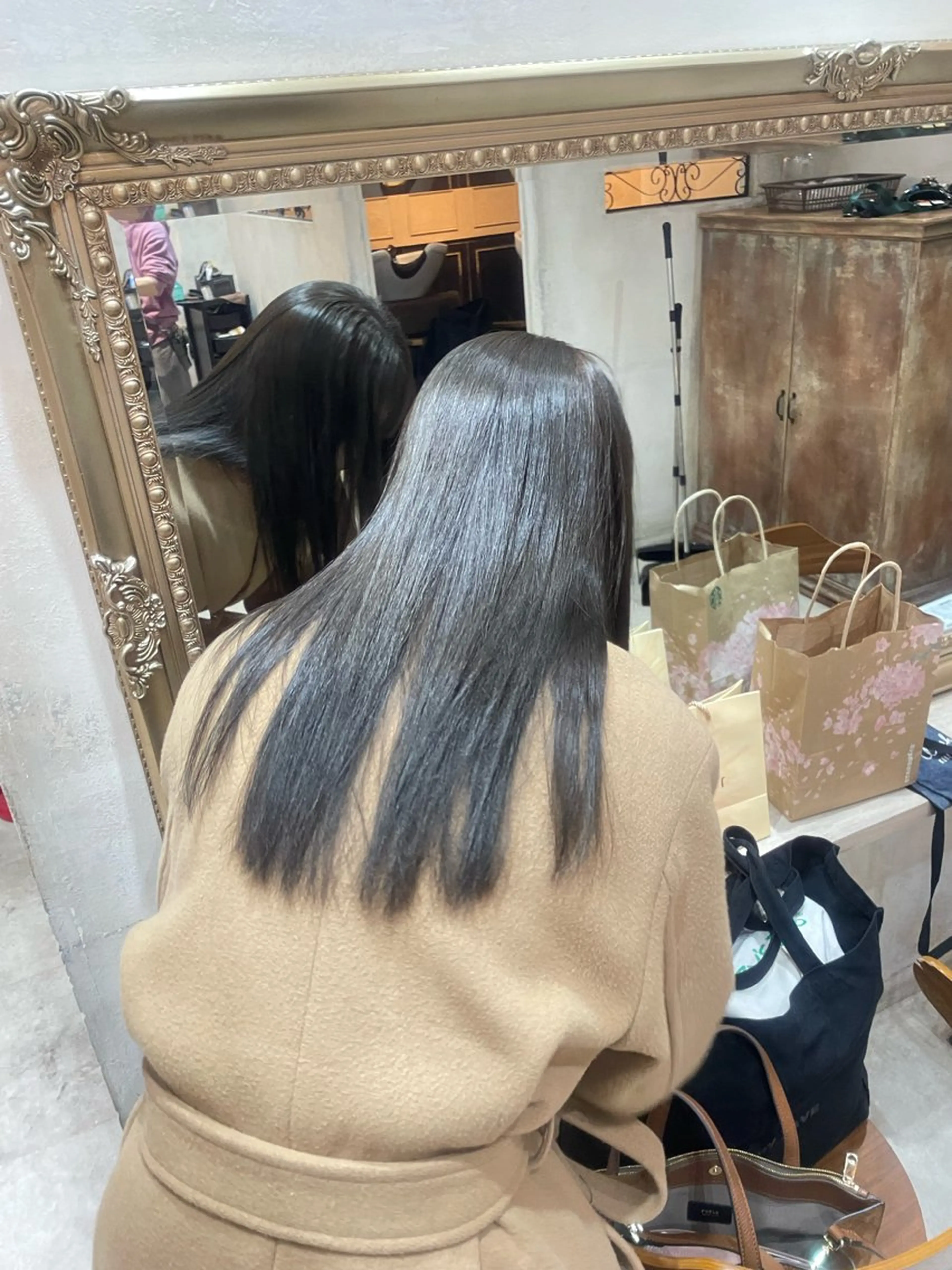 ロング 🩵Lutia新宿 ヒイラギ🩵のヘアスタイル