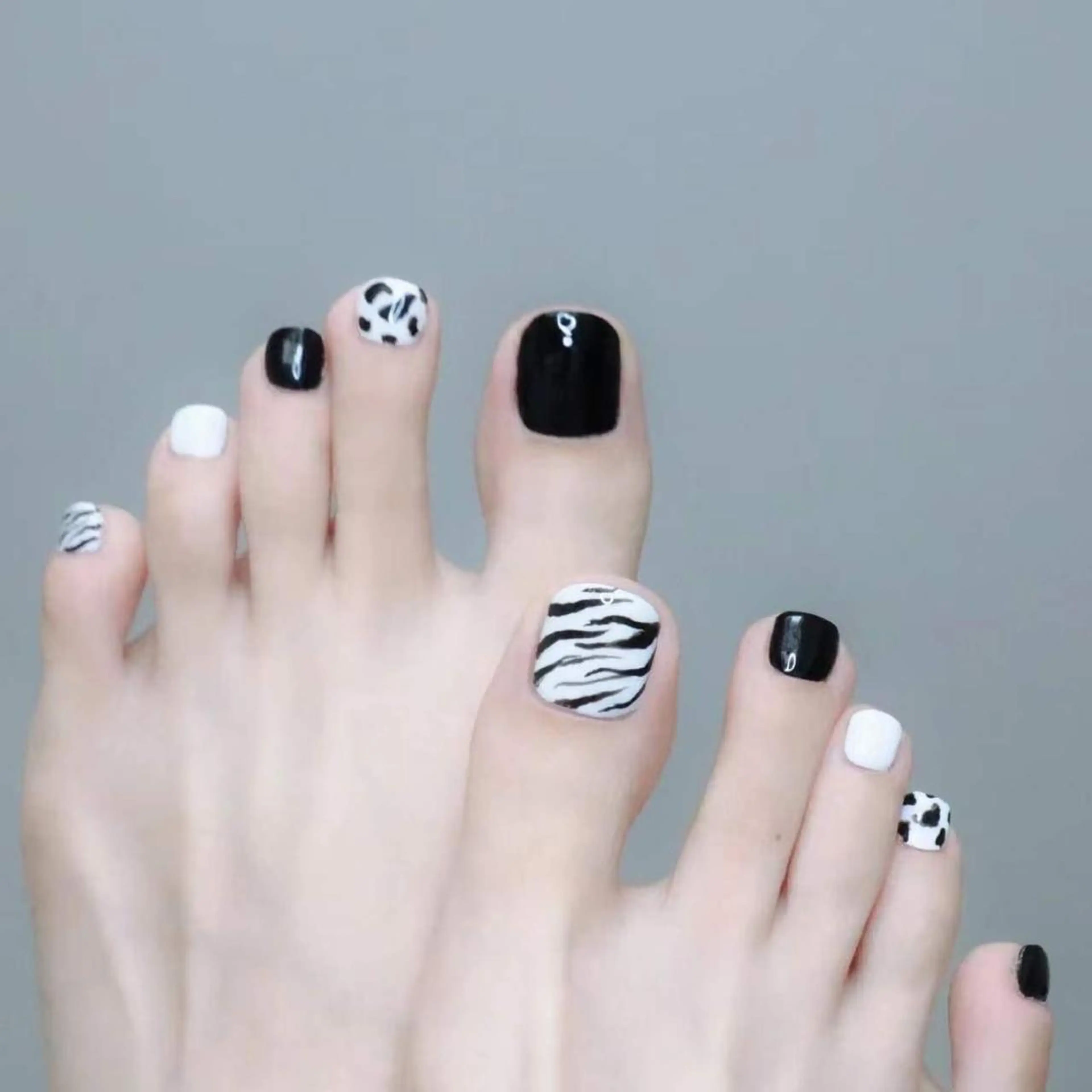 ネイル フットネイル Queens PUPUのネイルデザイン