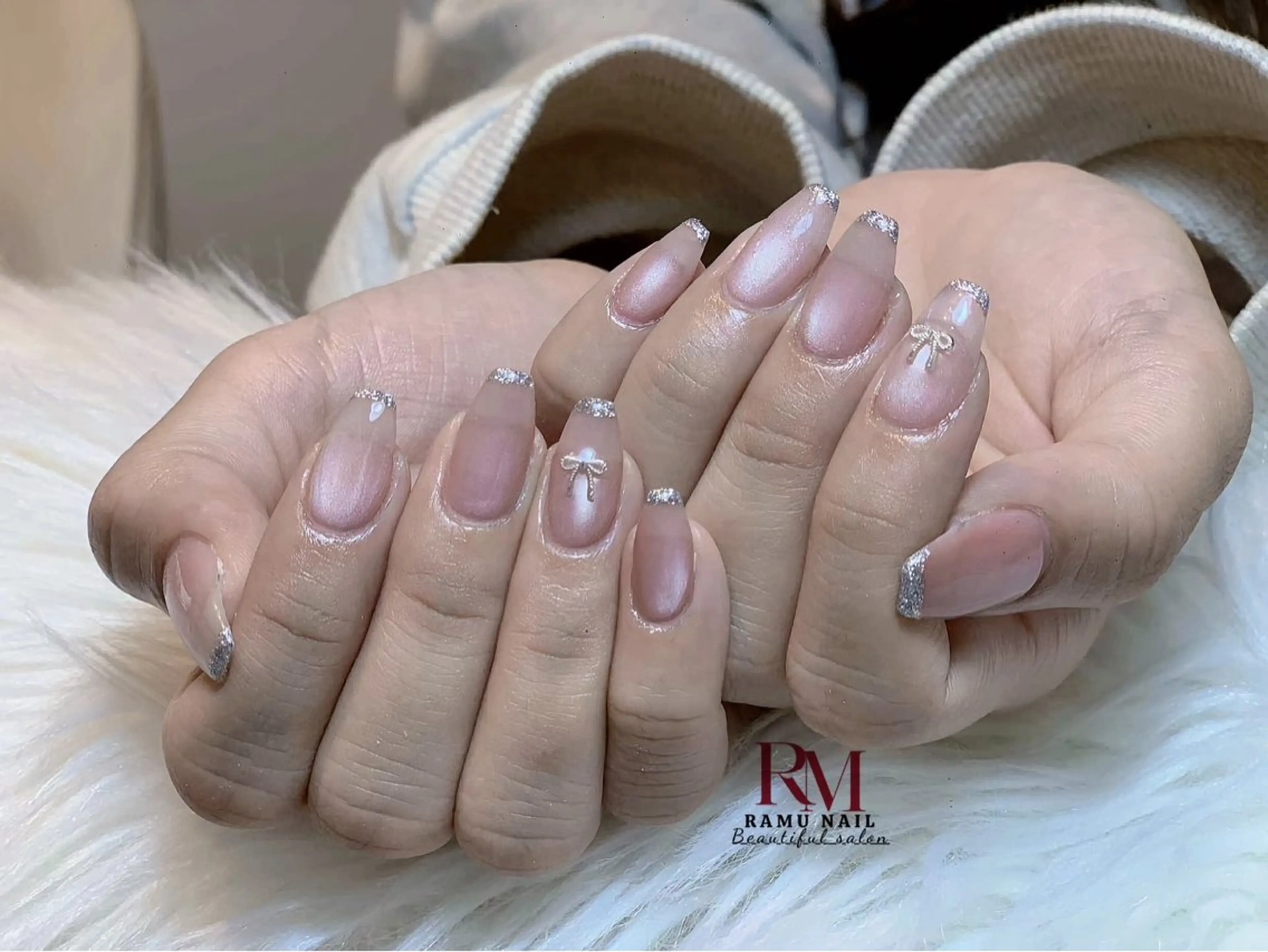 ネイル キラキラネイル マグネットネイル ミラーネイル ピンク ワンホンネイル ハンドネイル RAMU Nail 恵比寿店のネイルデザイン