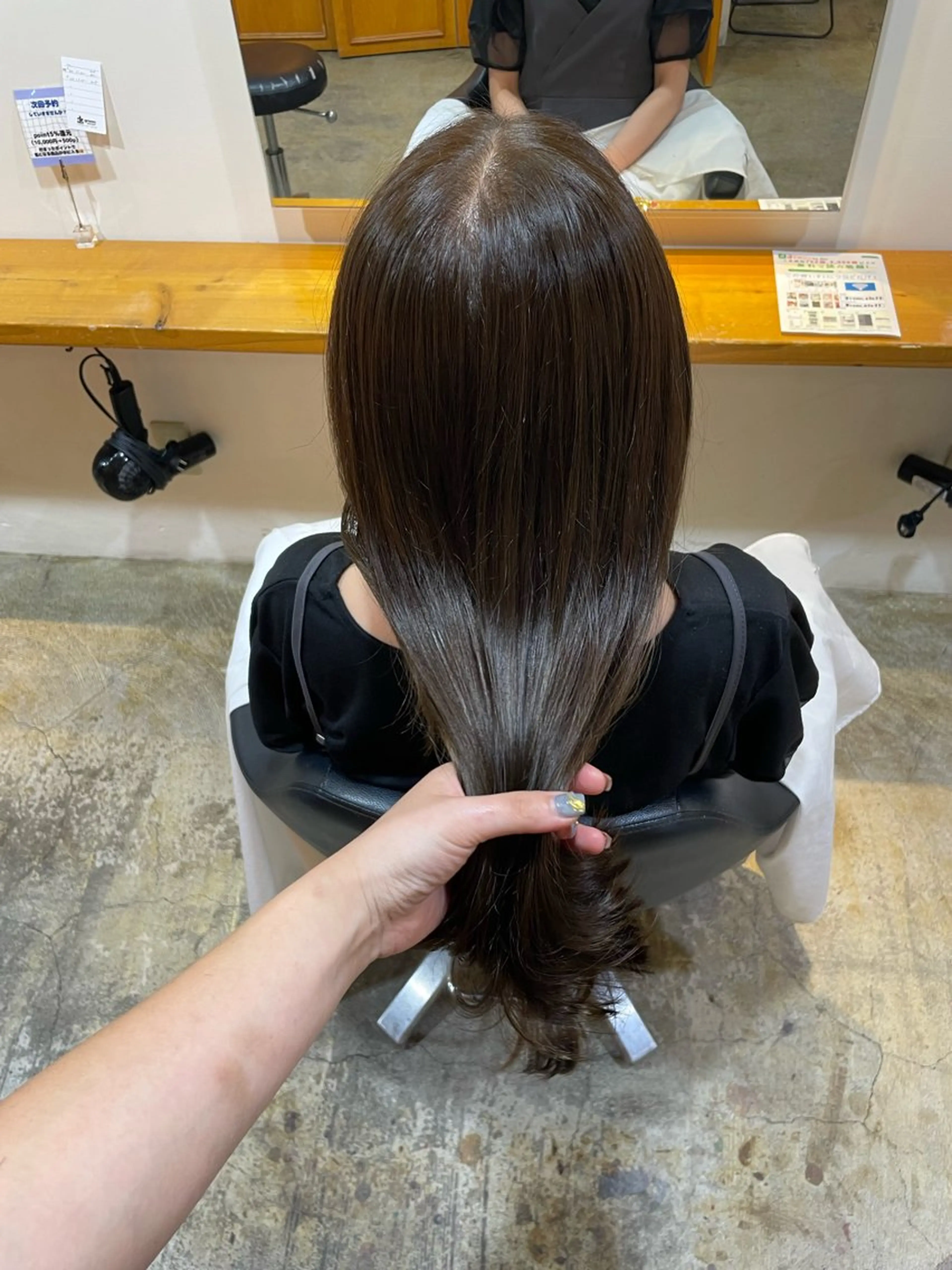 セミロング カラー カット ヘアカラー トリートメント MIOベージュカラー 柔らかいカラーのヘアスタイル