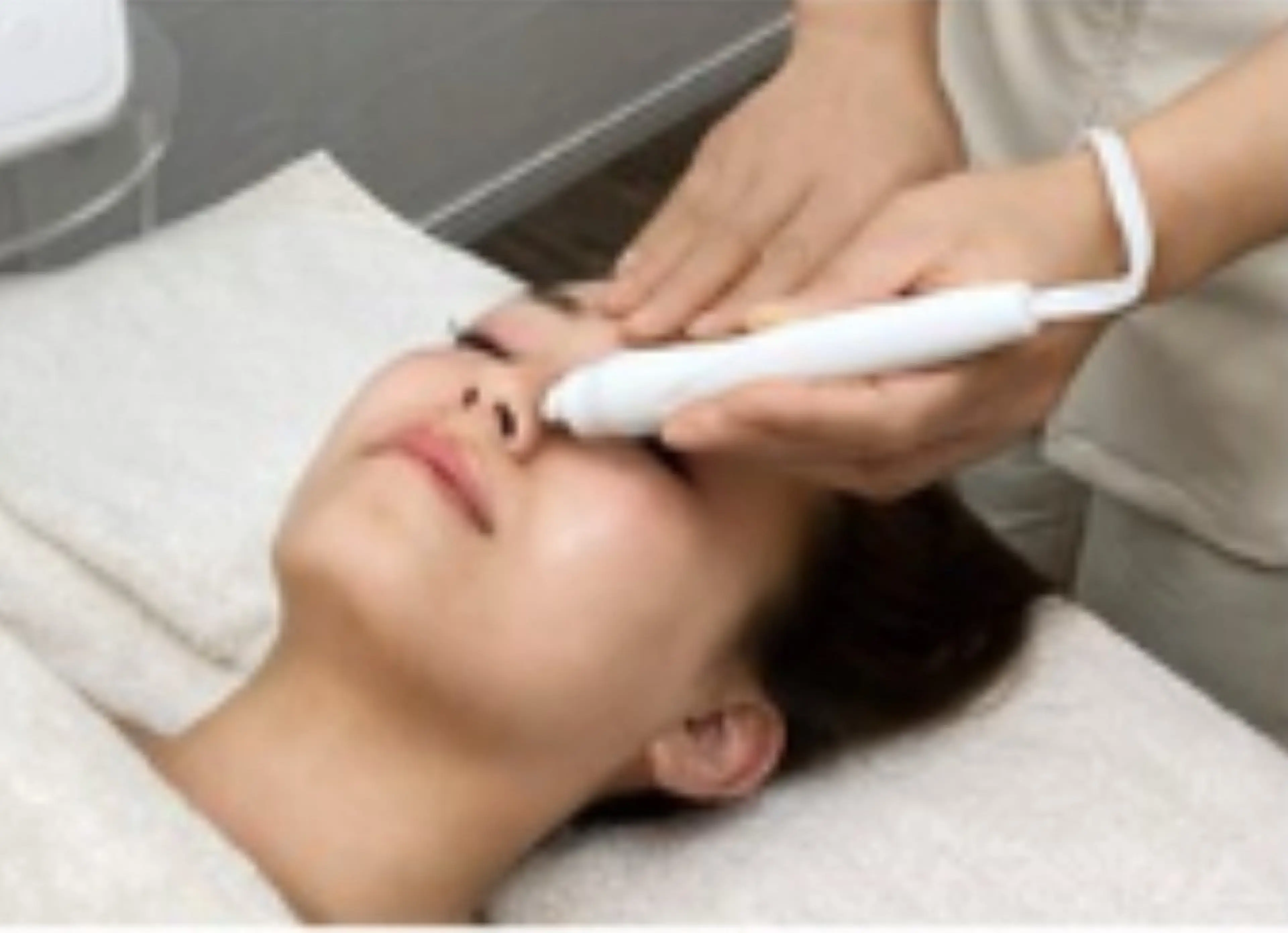 【60%off】小顔/毛穴/リフトアップからマシーン1種選択！オーダーメイドフェイシャル40分の写真