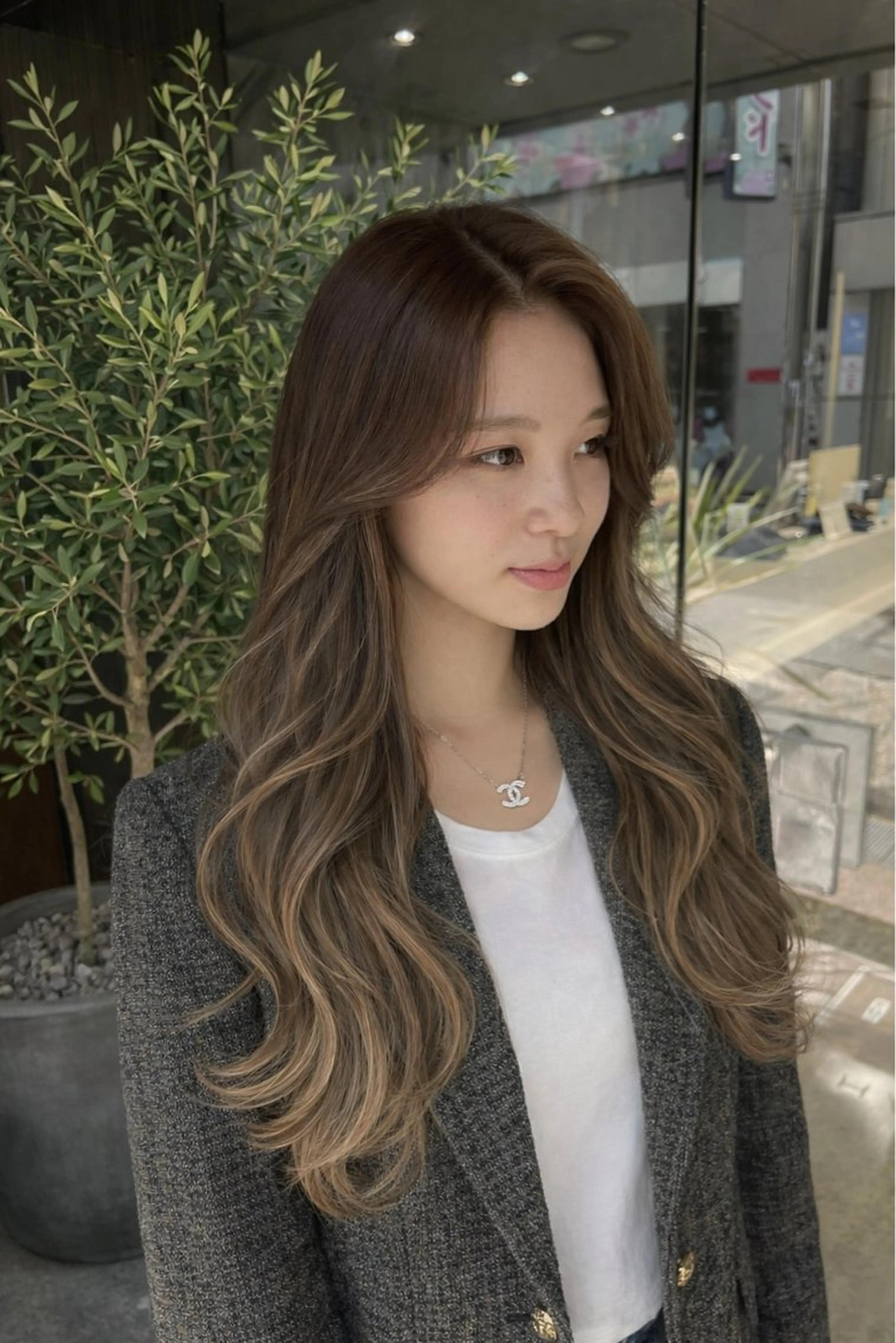 カラー ヘアカラー トリートメント 美髪矯正/髪質改善 /透明感ある艶カラーのヘアスタイル