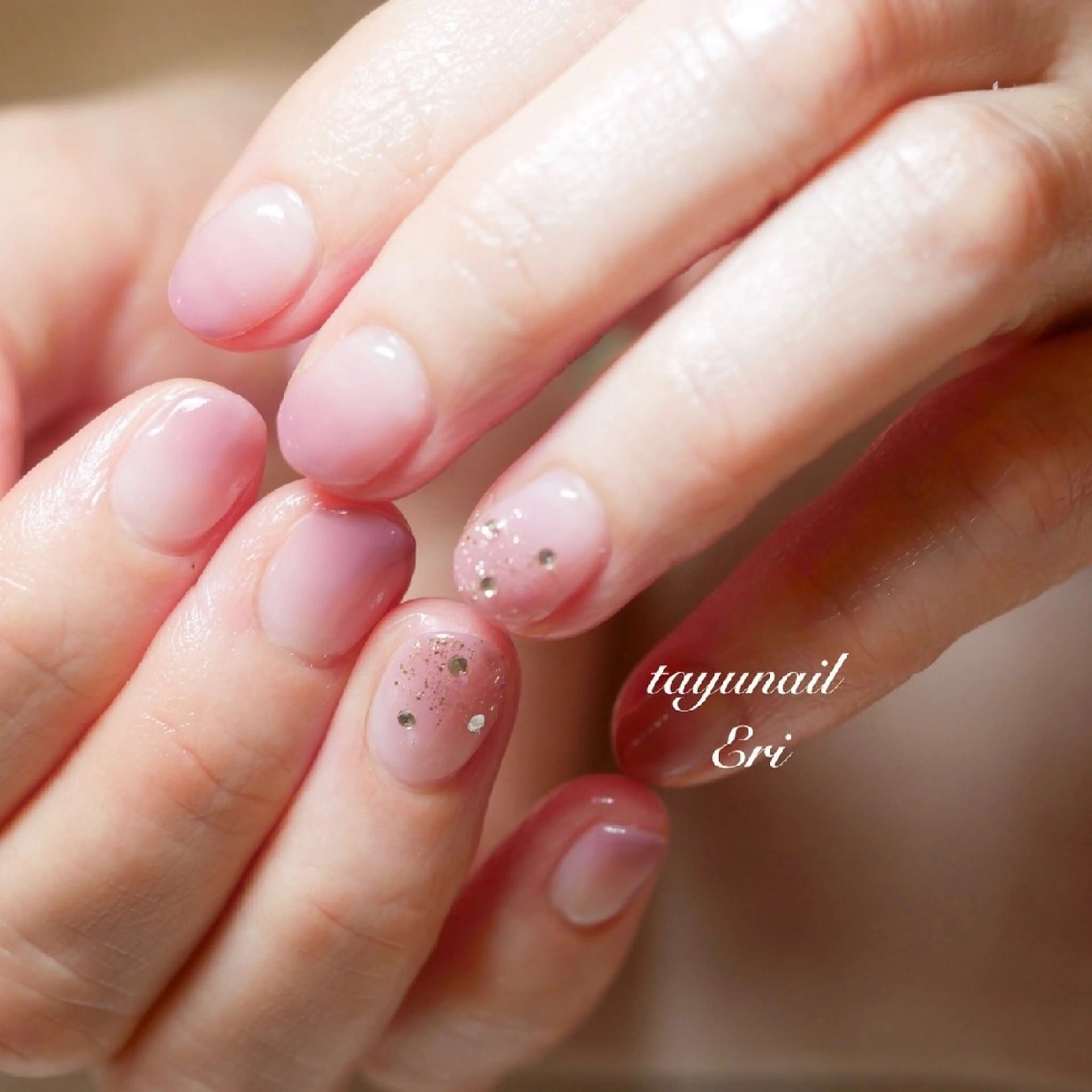 ネイル ジェルネイル グラデーション ラメ(グリッター) パラジェル 春ネイル ネイルサロン 【たゆnail】のネイルデザイン