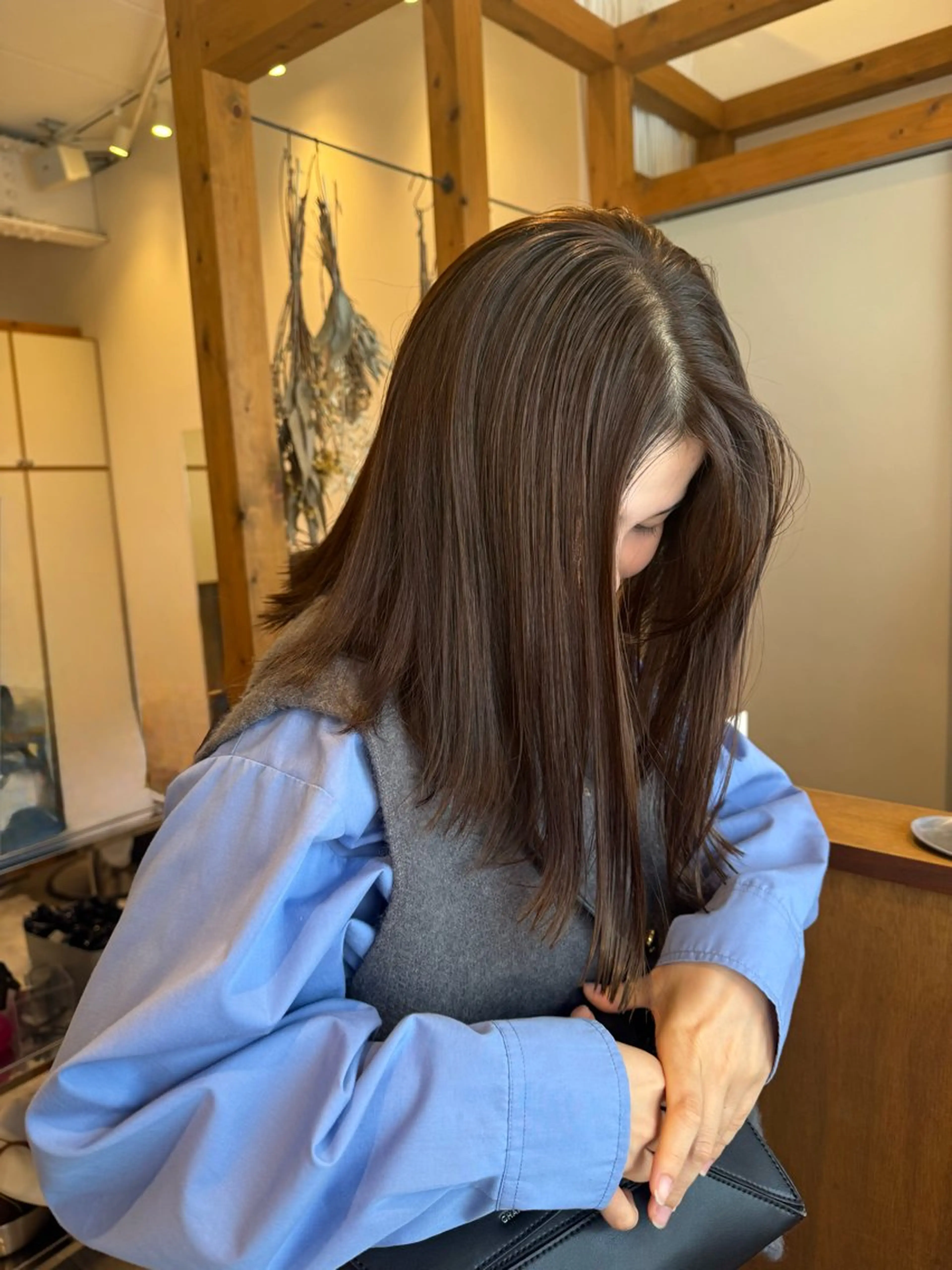 ミディアム カラー ベージュカラー ヘーゼル カット ヘアカラー トリートメント ENIF　大島 芽生のヘアスタイル